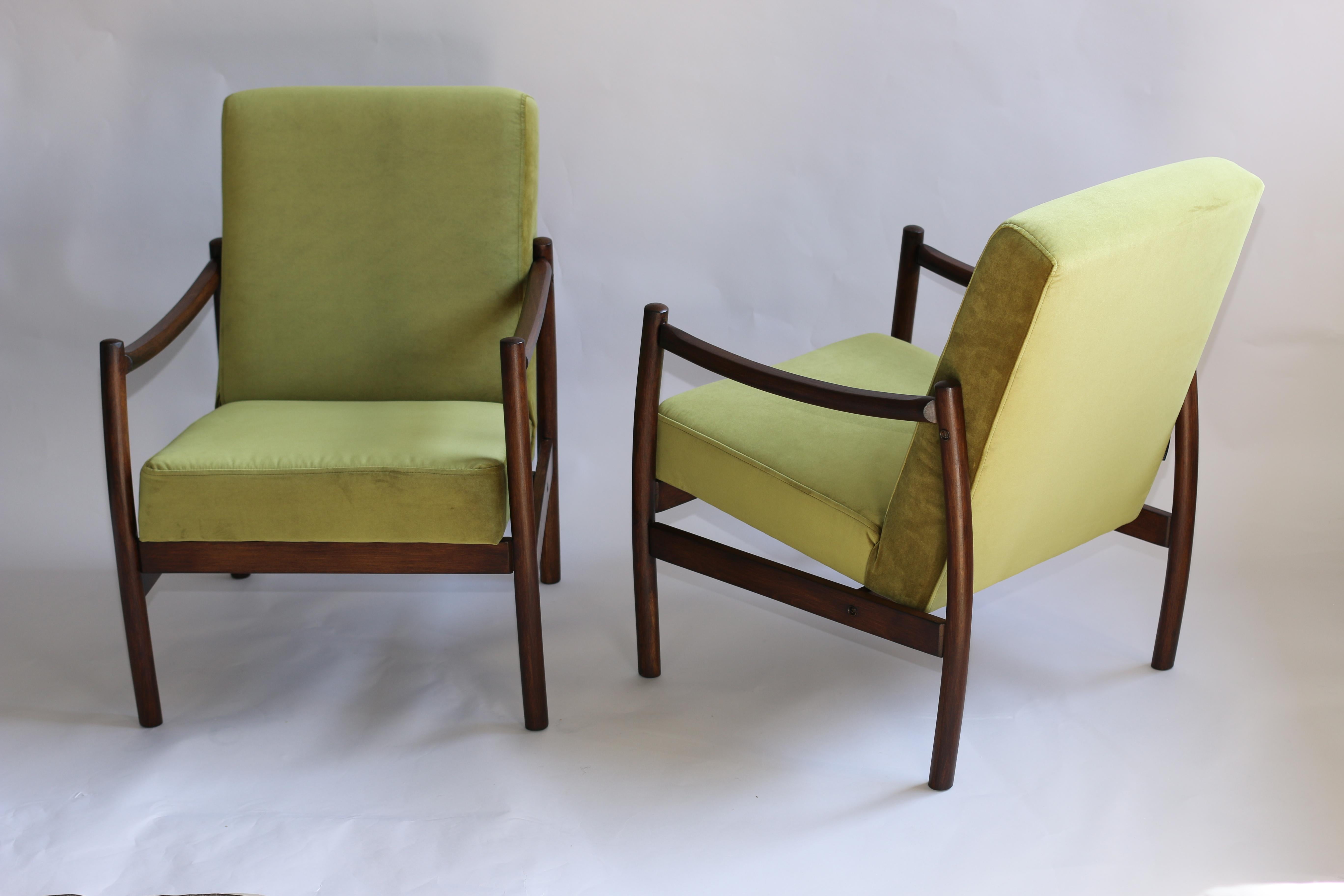 Polish Vintage Armchairs in Green Velvet from 1970s For Sale 1