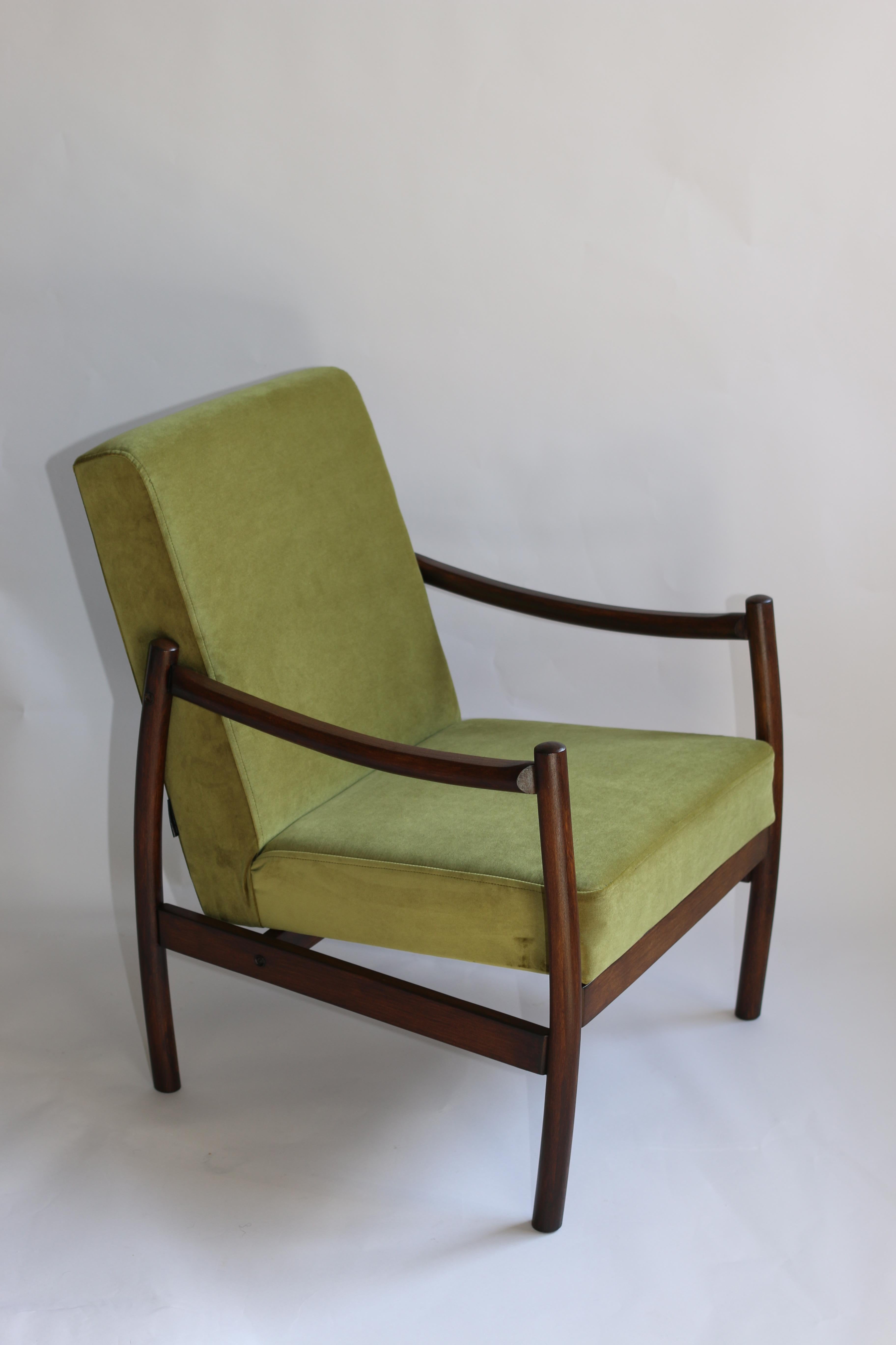 Polish Vintage Armchairs in Green Velvet from 1970s For Sale 2