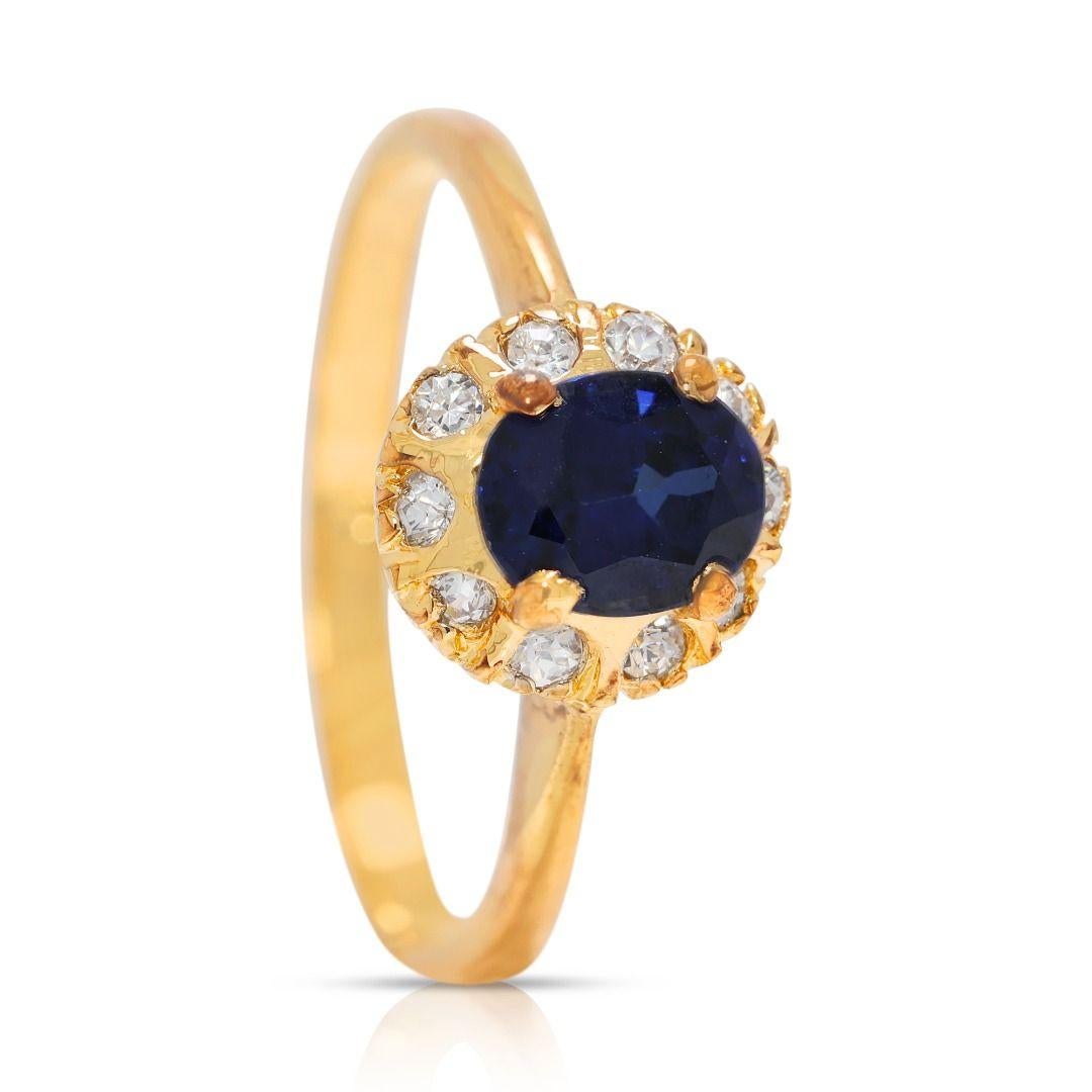 Polished 0.26ct Sapphire & Natural Diamond Ring in 18K Yellow Gold Corte redondo en venta