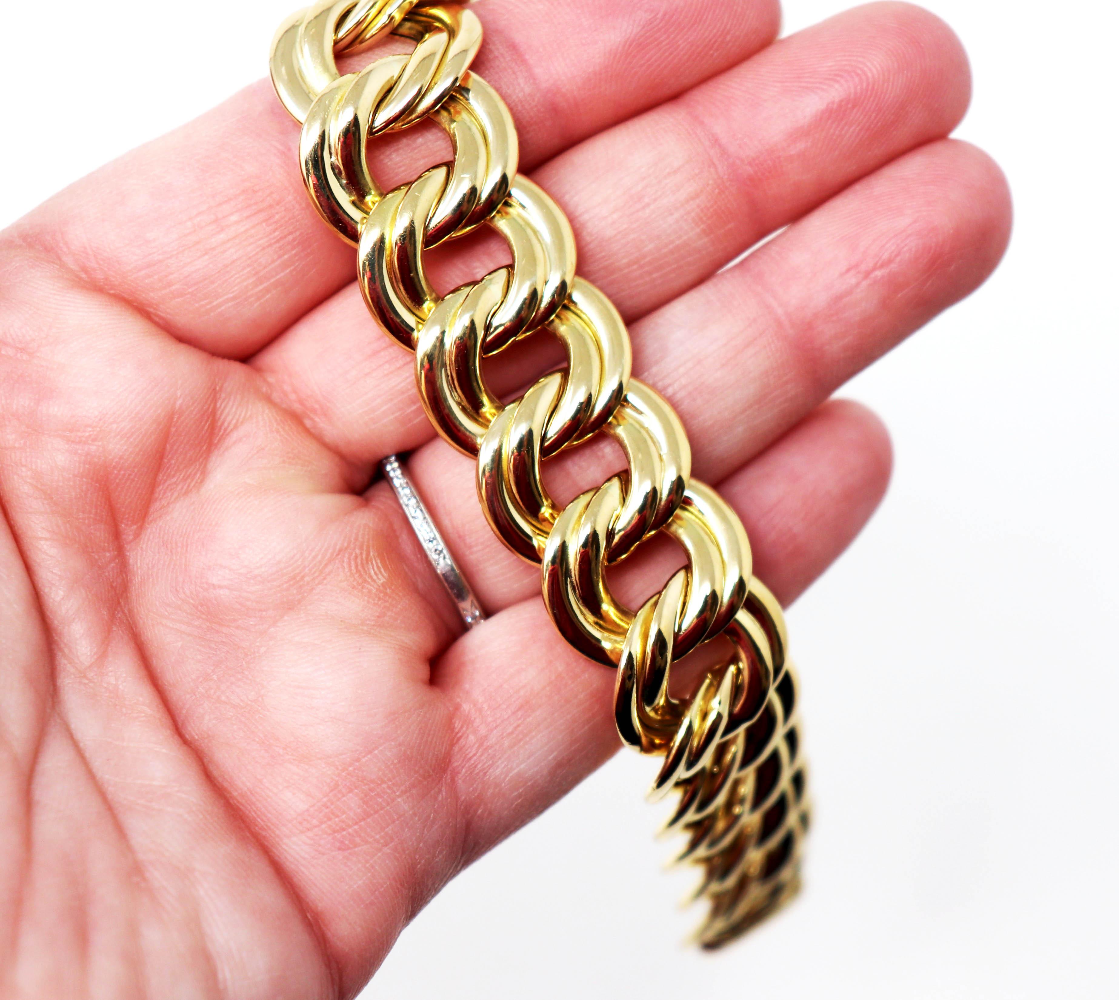 Contemporary Polished 18 Karat Yellow Gold Italian Double Cable Chain Link Bracelet For Sale