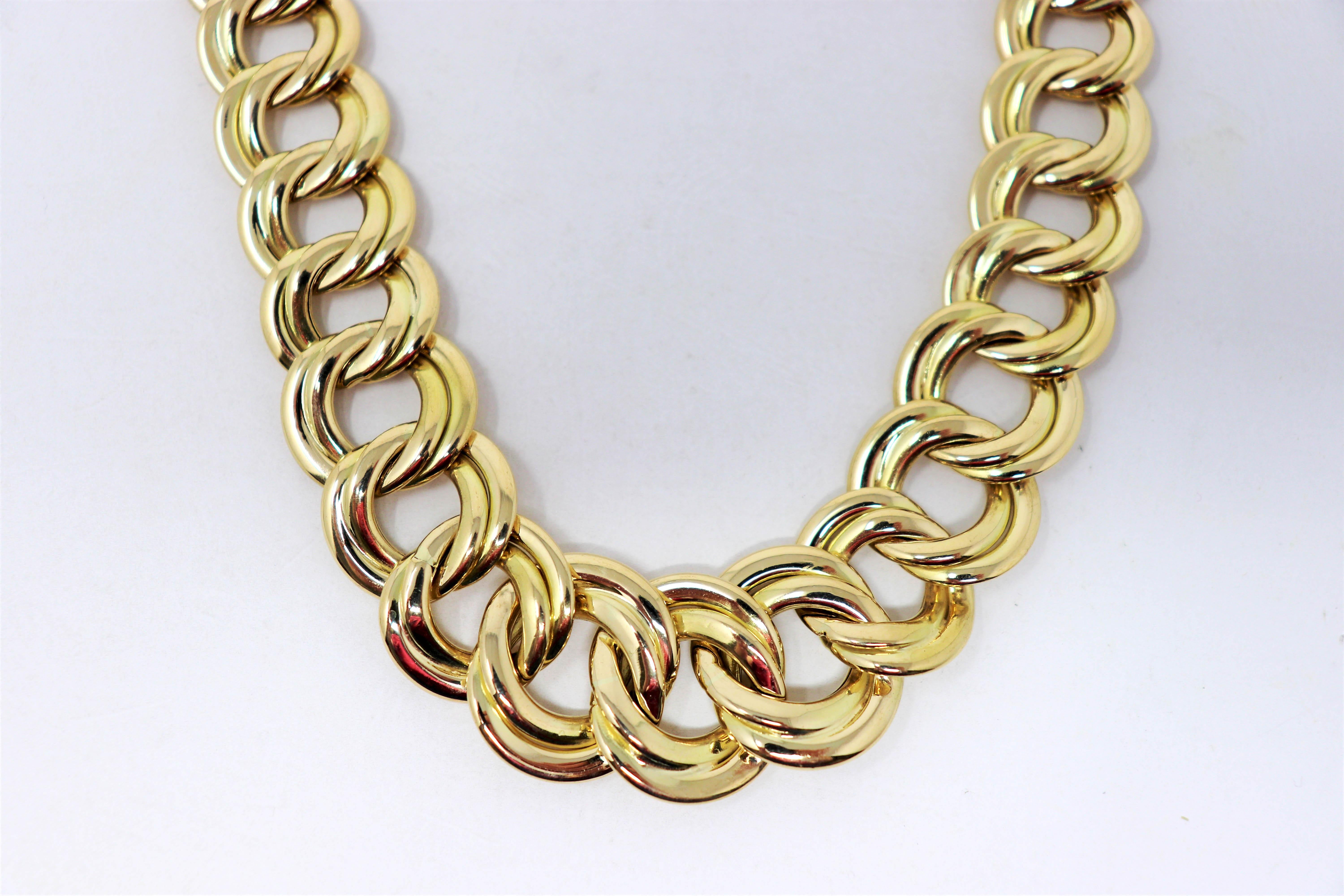 Contemporary Polished 18 Karat Yellow Gold Large Graduated Double Cable Chain Link Necklace