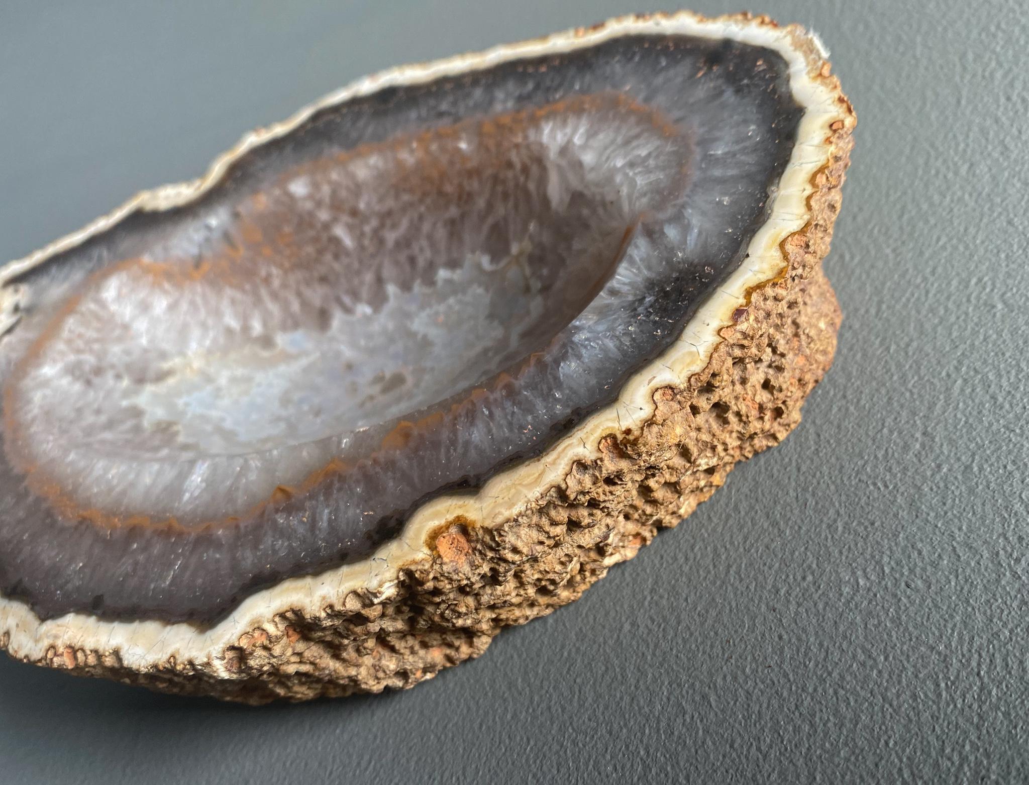 Polished Agate Geode Stone Bowl, circa 1960 In Good Condition For Sale In Costa Mesa, CA