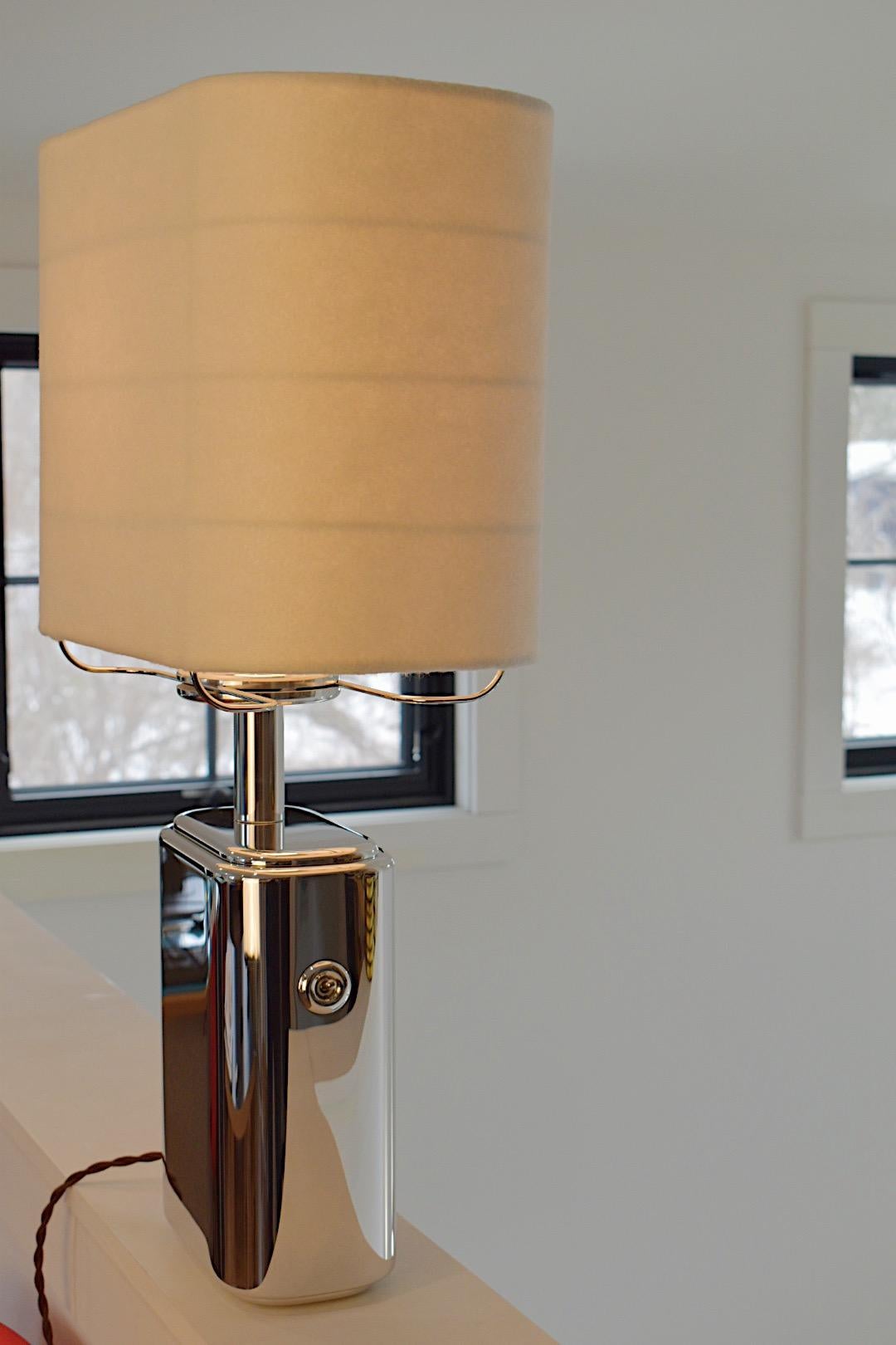 Empire-Lampe aus poliertem Aluminium mit handgefertigtem Filzschirm von Daughter Mfg im Angebot 7