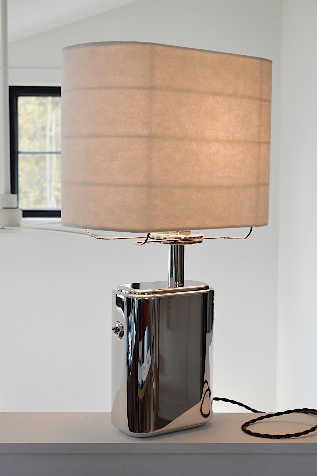 Empire-Lampe aus poliertem Aluminium mit handgefertigtem Filzschirm von Daughter Mfg im Angebot 8