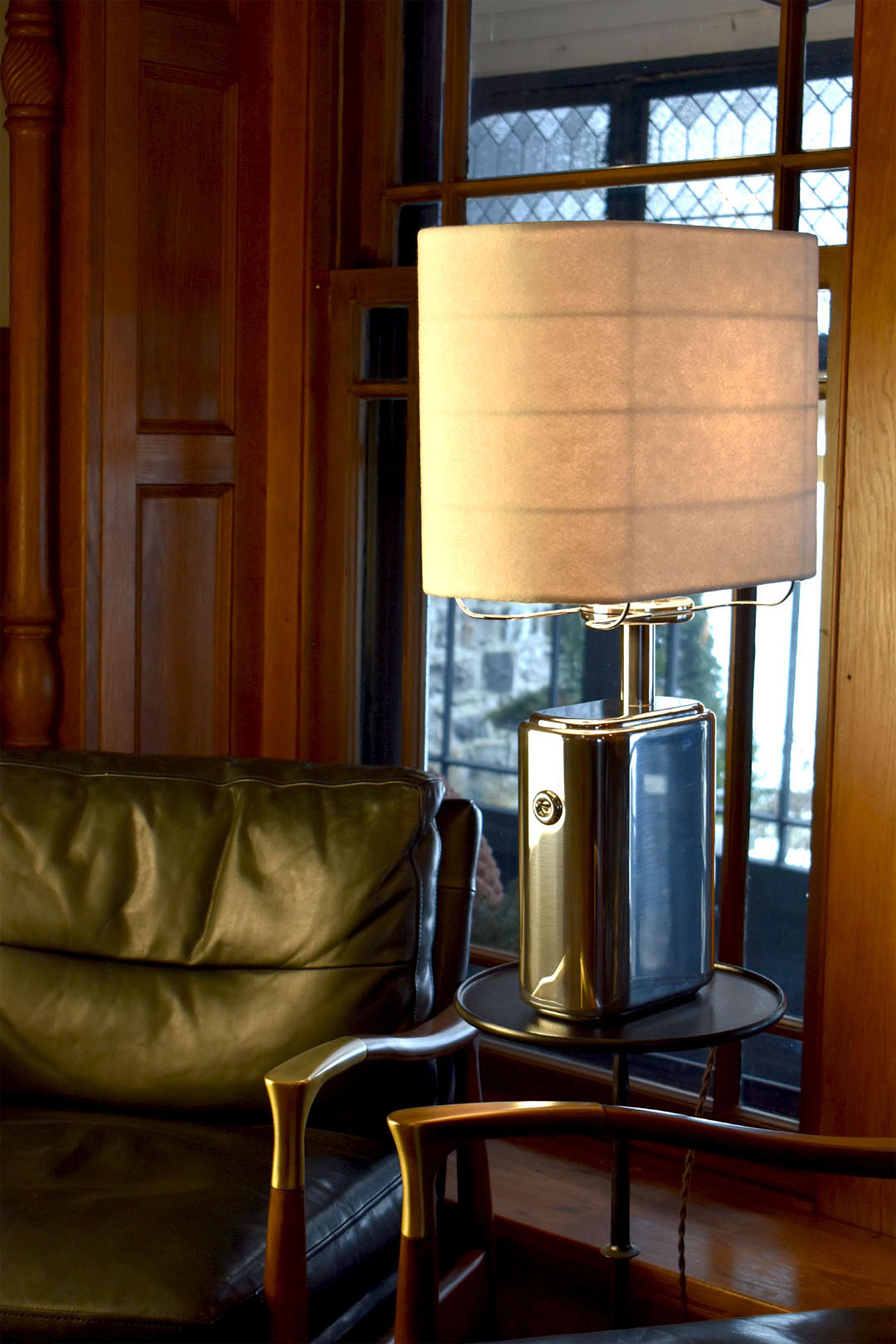 Empire-Lampe aus poliertem Aluminium mit handgefertigtem Filzschirm von Daughter Mfg im Angebot 4