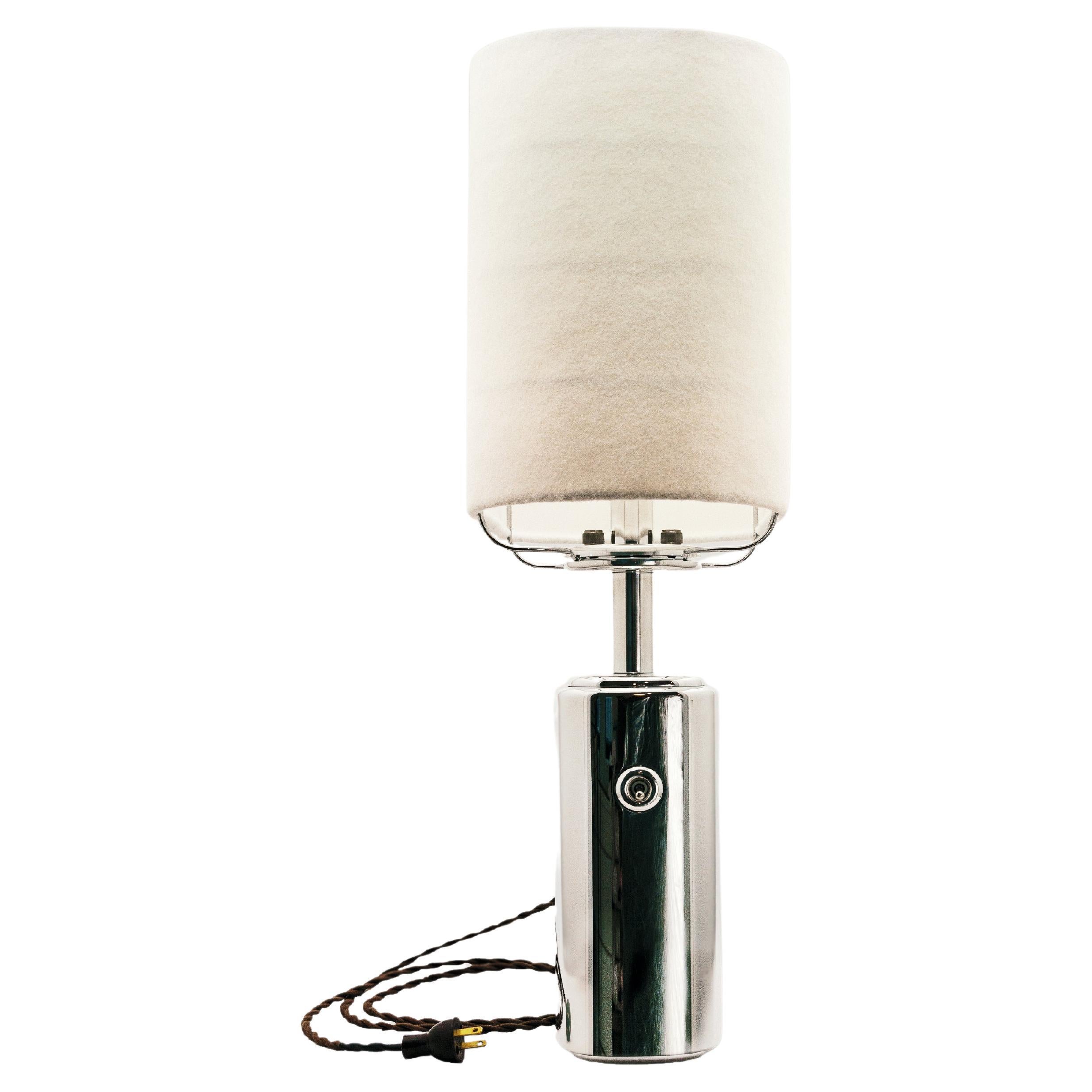 Empire-Lampe aus poliertem Aluminium mit handgefertigtem Filzschirm von Daughter Mfg im Angebot