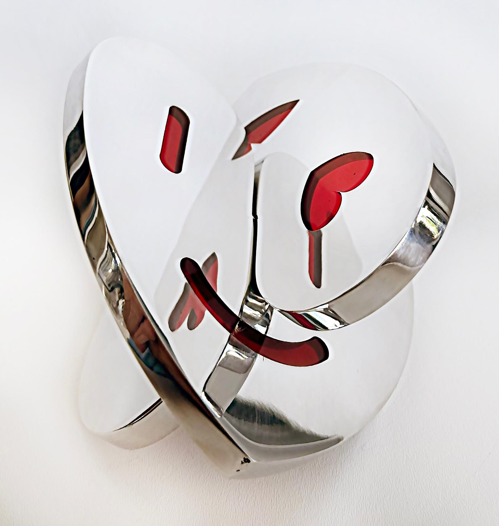 Polished Aluminum Interlocking Hearts Sculpture with Translucent Epoxy Resin In New Condition For Sale In Miami, FL