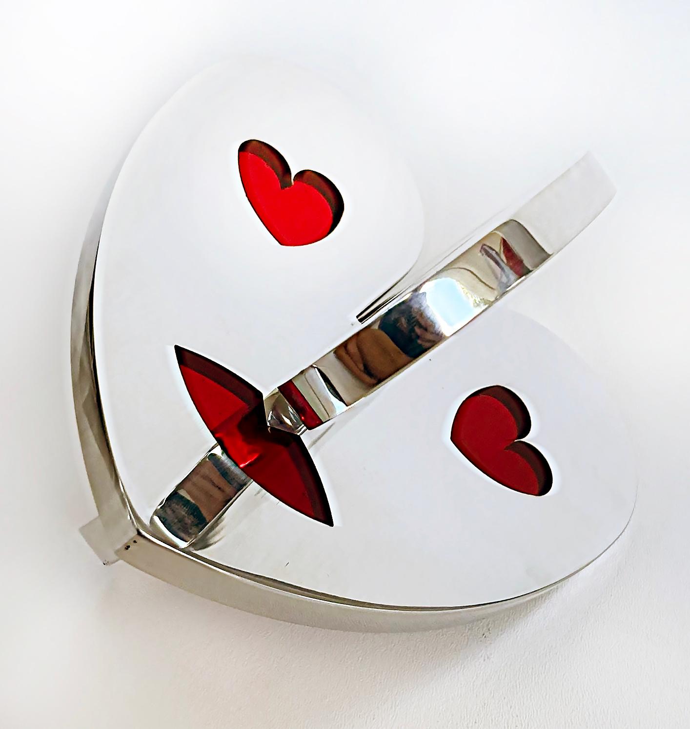 Contemporary Polished Aluminum Interlocking Hearts Sculpture with Translucent Epoxy Resin For Sale