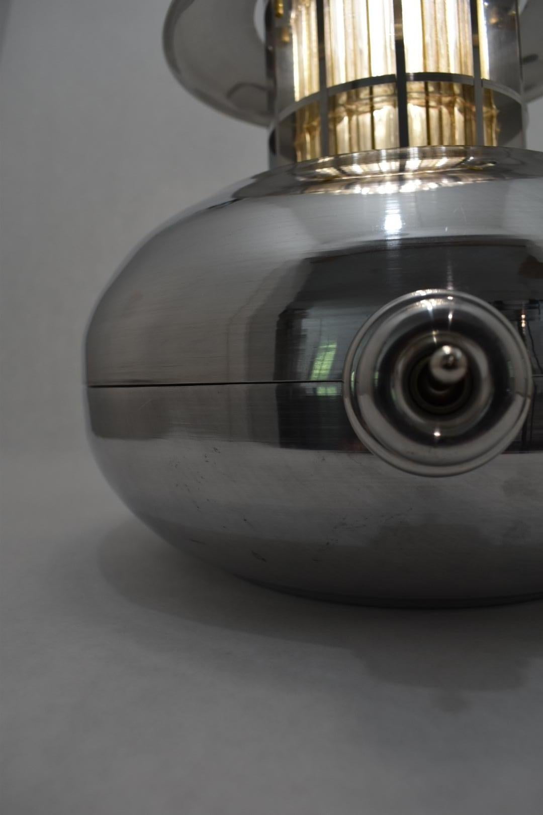 Américain Lampe pagode en aluminium poli - Modèle 2 de Daughter Mfg en vente