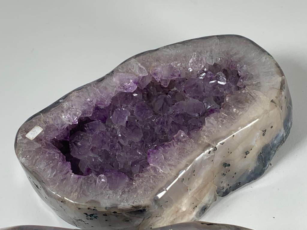 Polished Amethyst Geode In Excellent Condition For Sale In Milan, Italy