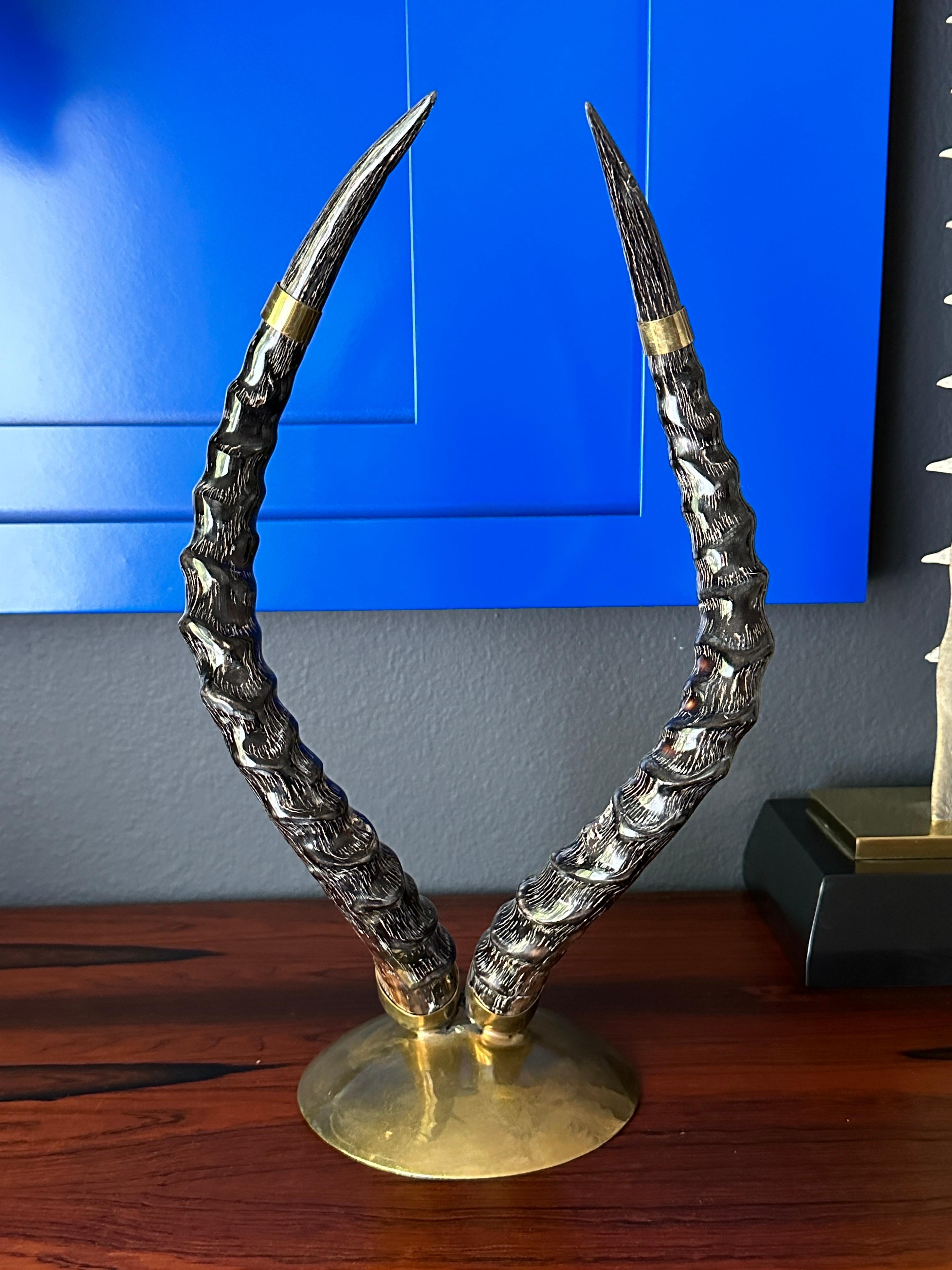 Polished Antelope Horns on Brass Base In Good Condition For Sale In North Hollywood, CA