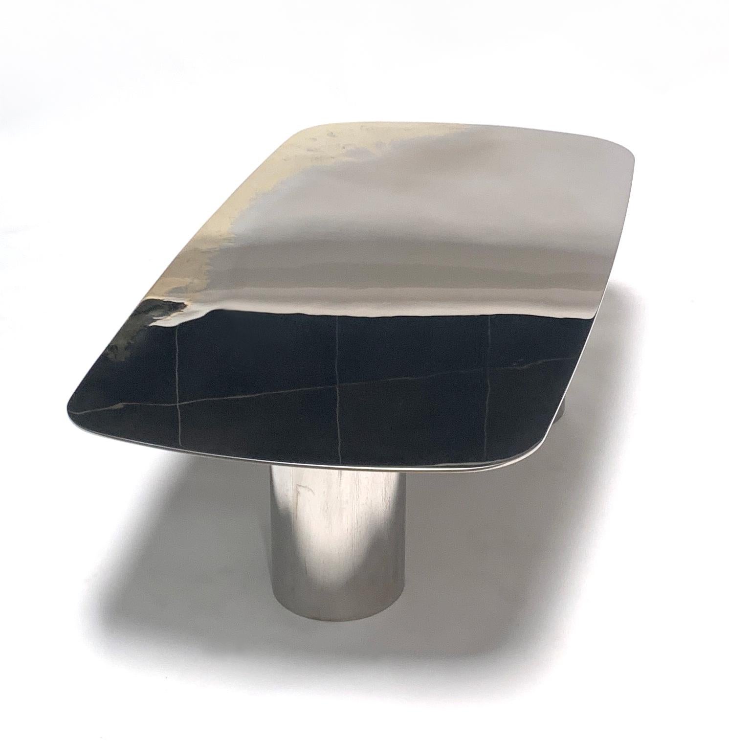 Américain Table basse artisanale en laiton et acier inoxydable bicolore Polished Bimetal en vente