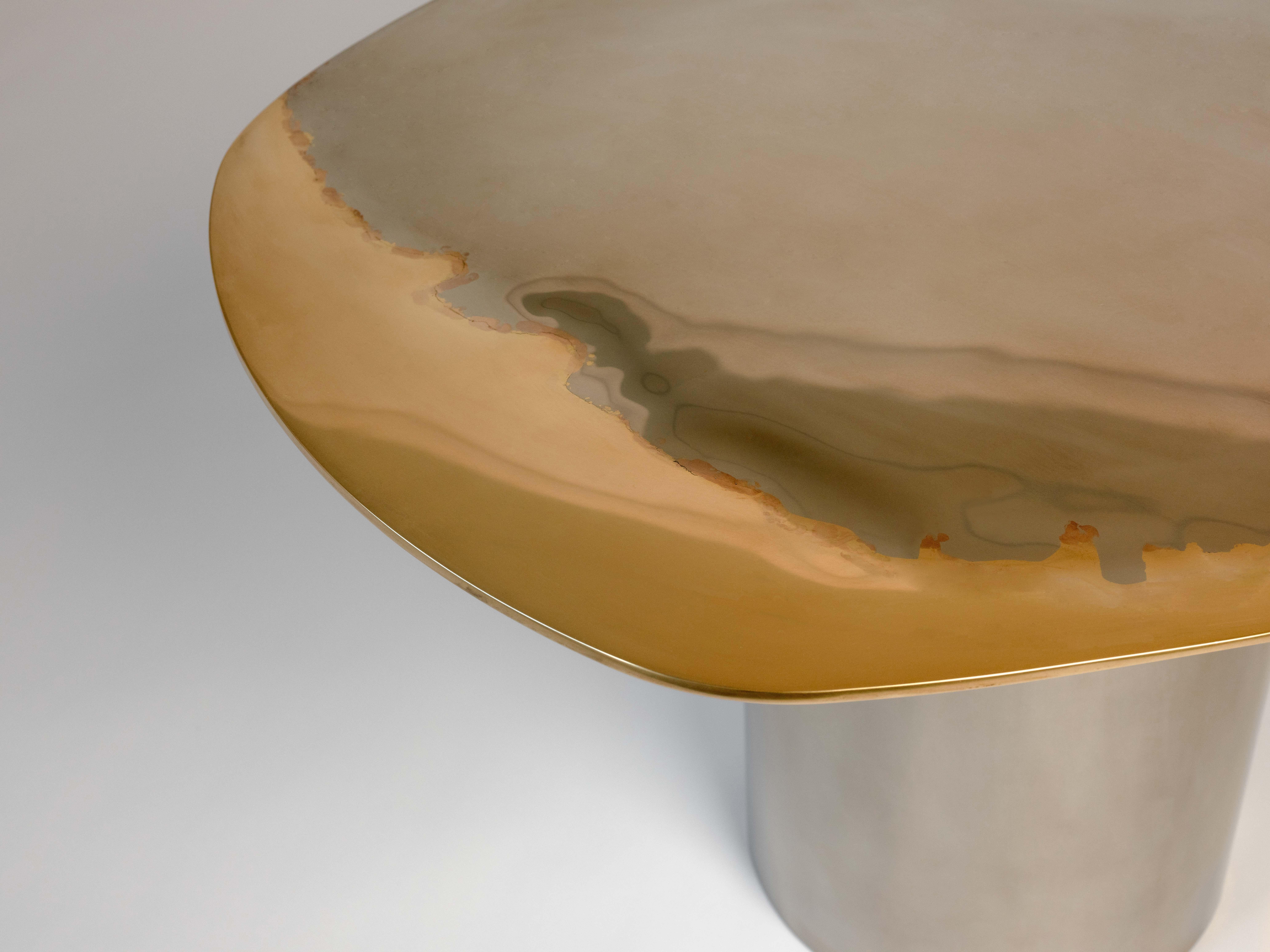 XXIe siècle et contemporain Tables gigognes en laiton bicolore poli et acier inoxydable fabriquées à la main en vente