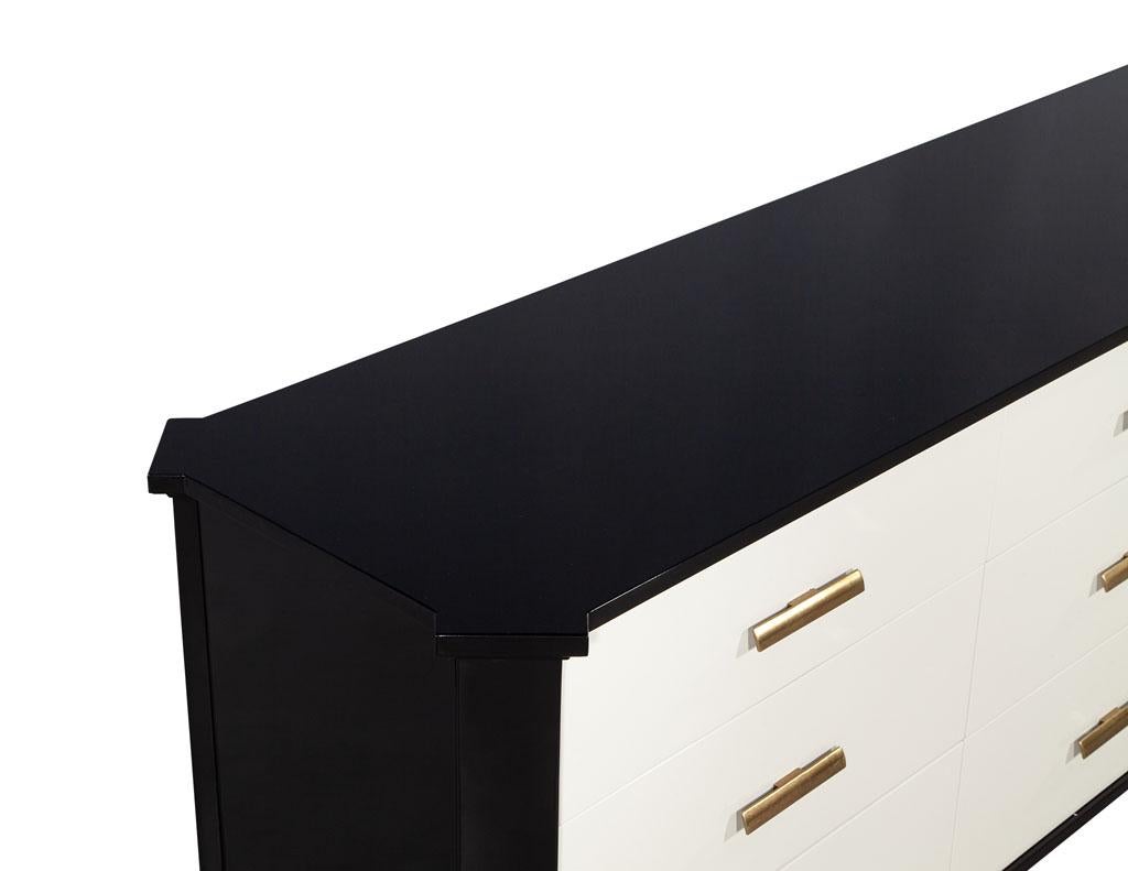 Credenza laccata nera lucida di Baker Furniture Cabinet Facet in vendita 3
