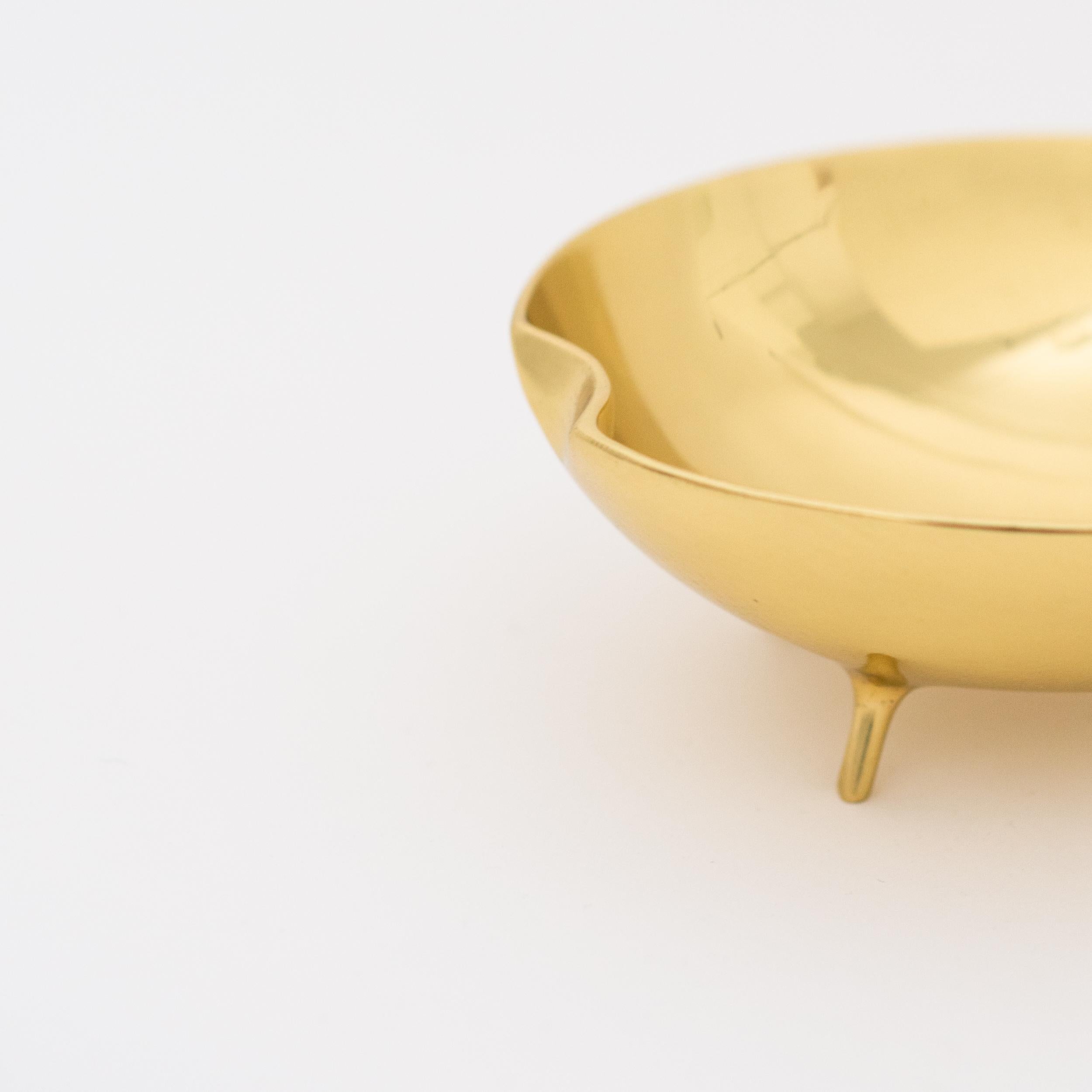 Indian Polished Brass Decorative Bowl Vide-poche with Legs For Sale