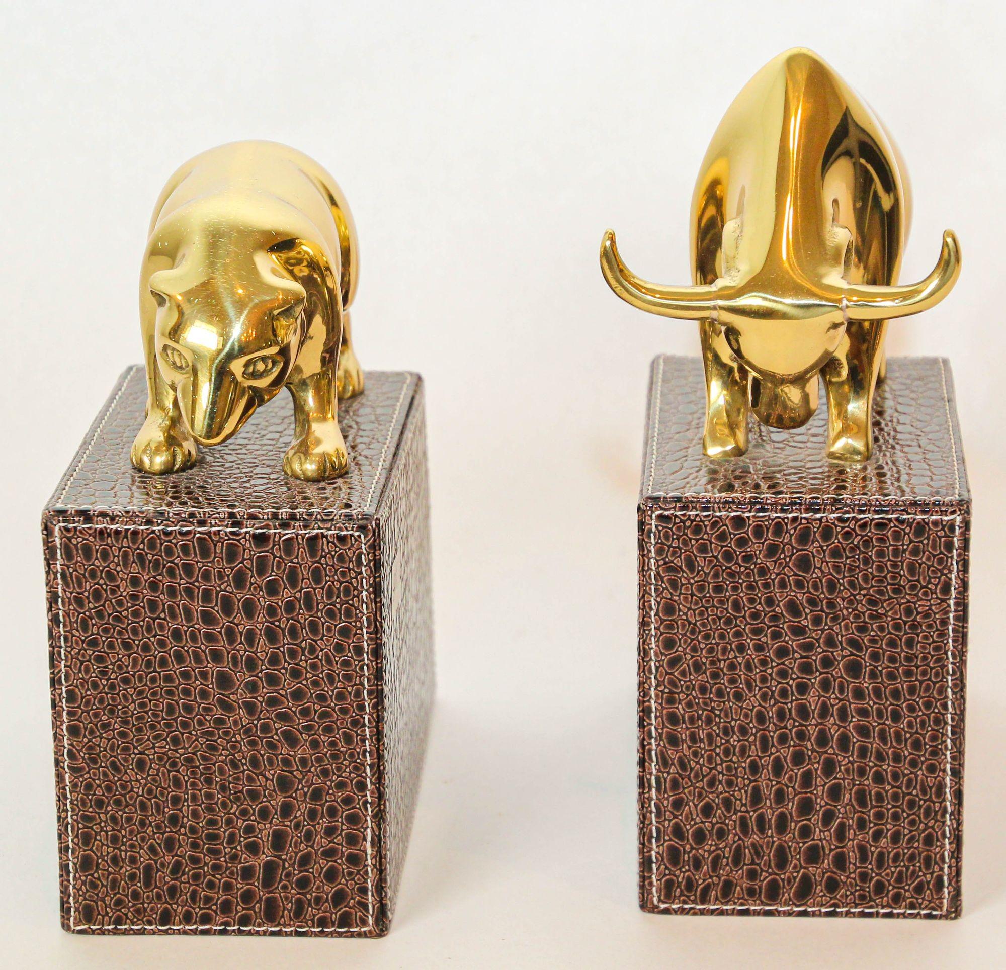 Post-Modern Polished Brass Bull and Bear Bookends Paperweights Wall Street For Sale