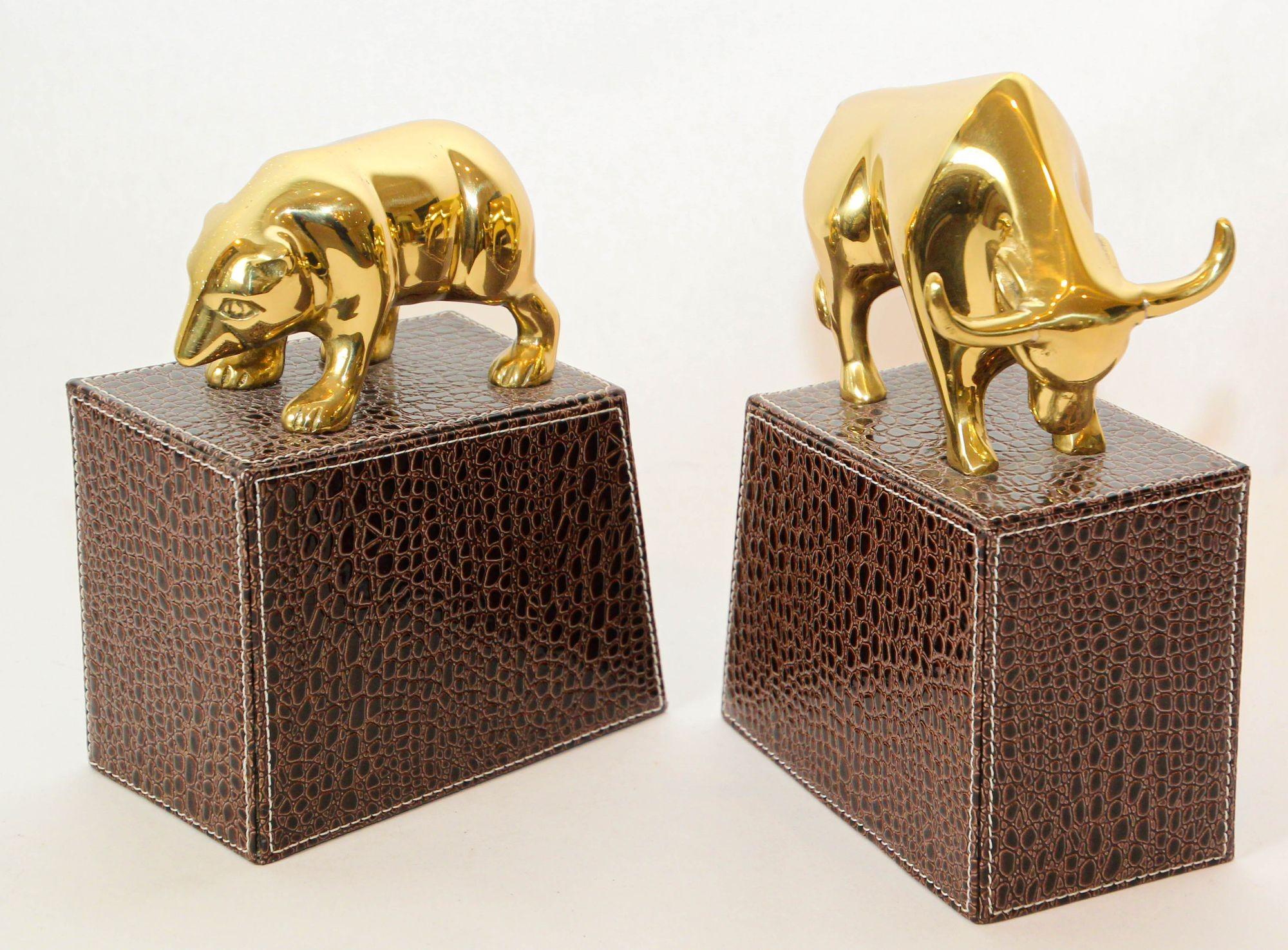 Post-Modern Polished Brass Bull and Bear Bookends Paperweights Wall Street For Sale