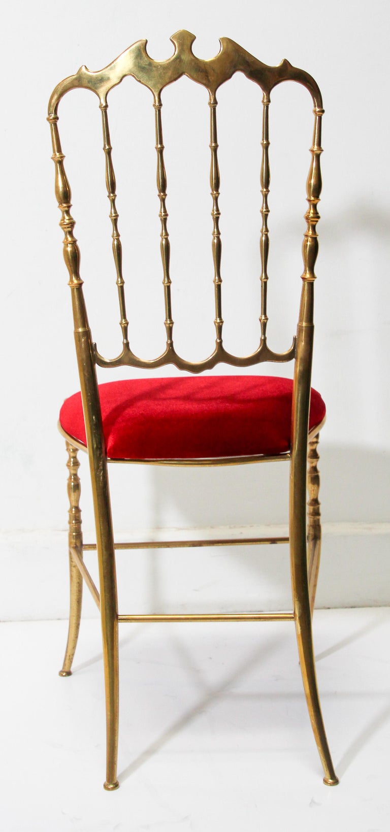 Mid-20th Century Polished Brass Chiavari Chair with Red Velvet, Italy, 1960s For Sale