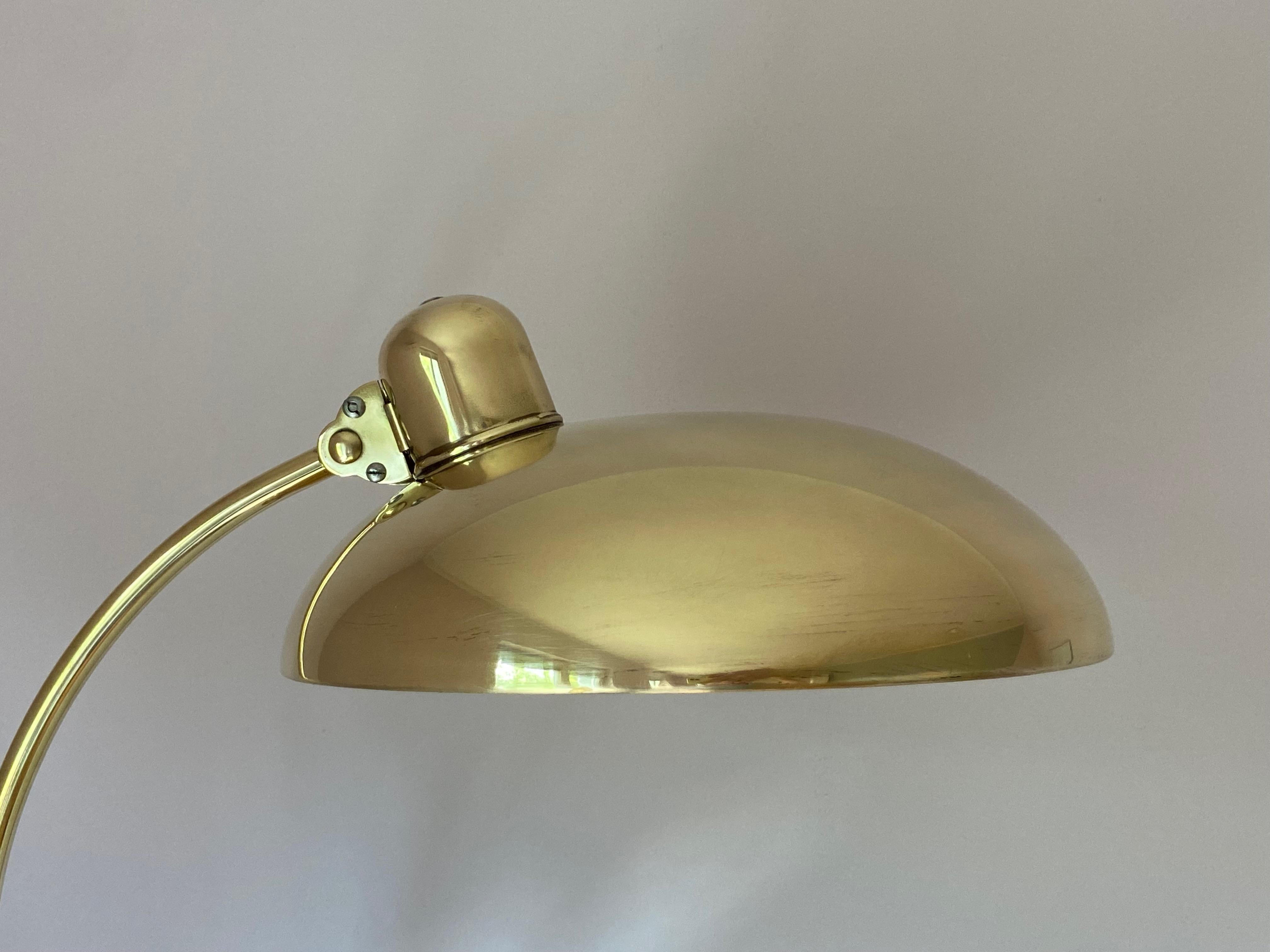 Lámpara de sobremesa Christian Dell 6631 de latón pulido de Kaiser Idell, Alemania Bauhaus en venta