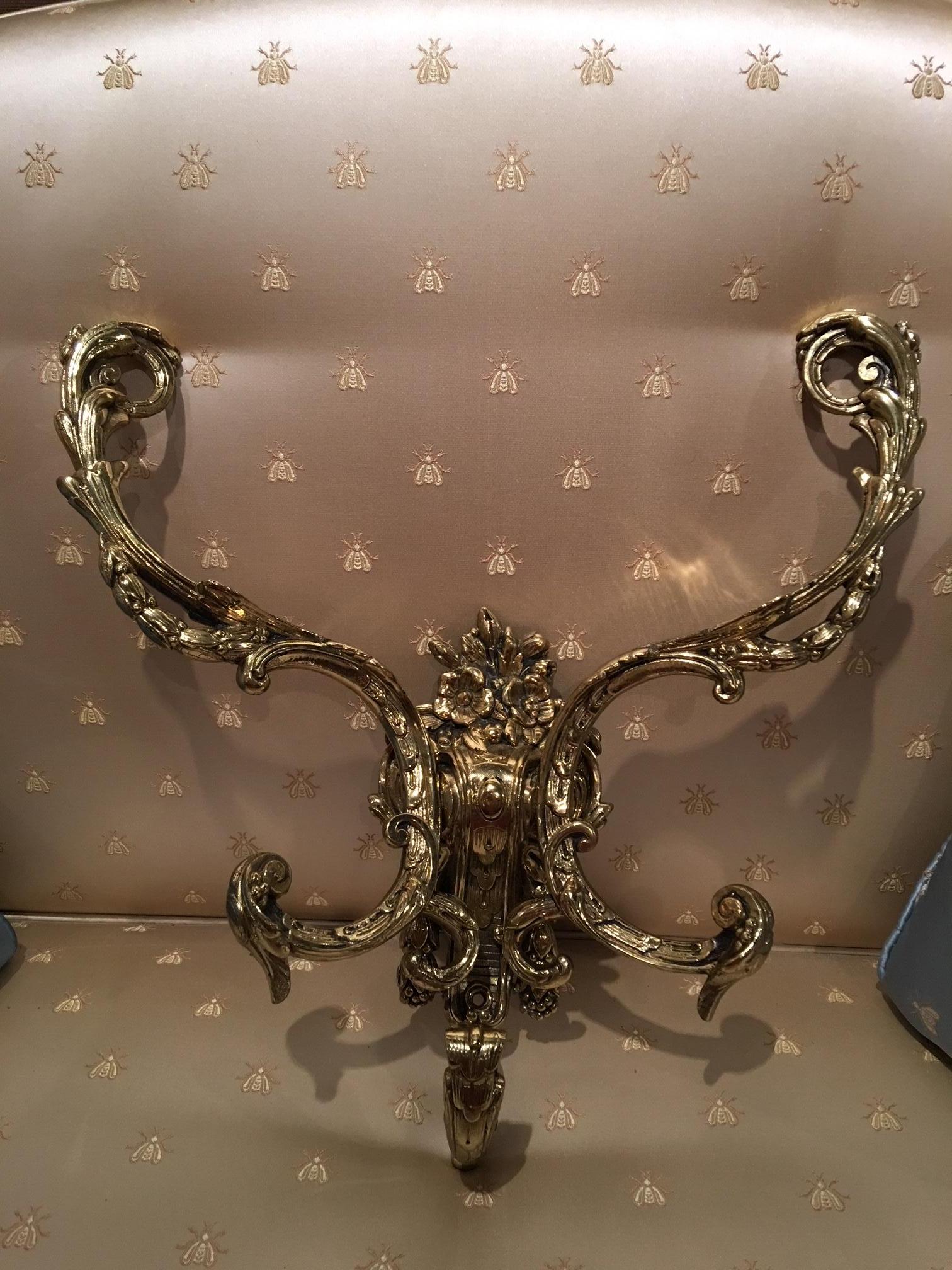 Polished brass coat hook French Art Nouveau, 19th century.