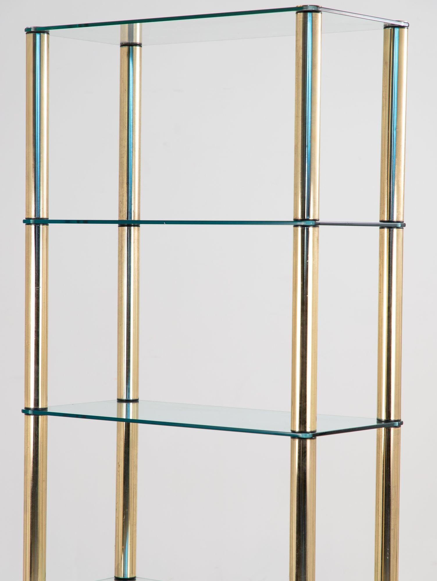 Polished Brass Etagere with Glass Shelves, USA 1970s For Sale 5