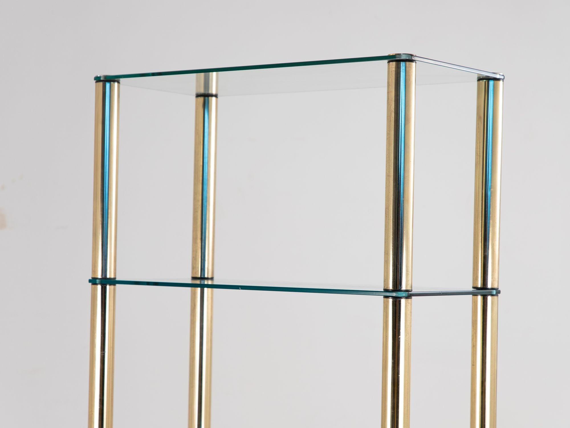 Polished Brass Etagere with Glass Shelves, USA 1970s For Sale 9