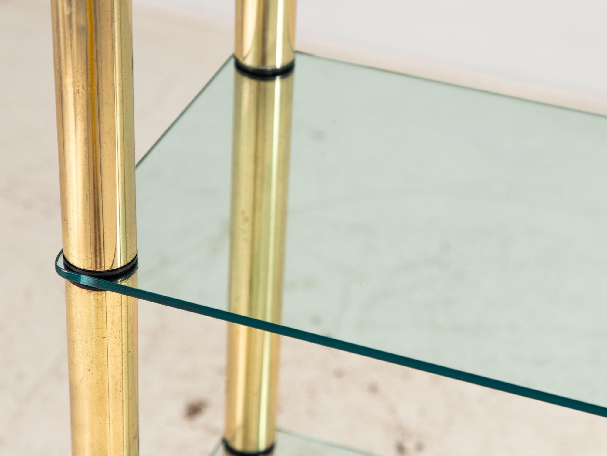 Polished Brass Etagere with Glass Shelves, USA 1970s In Good Condition For Sale In South Salem, NY
