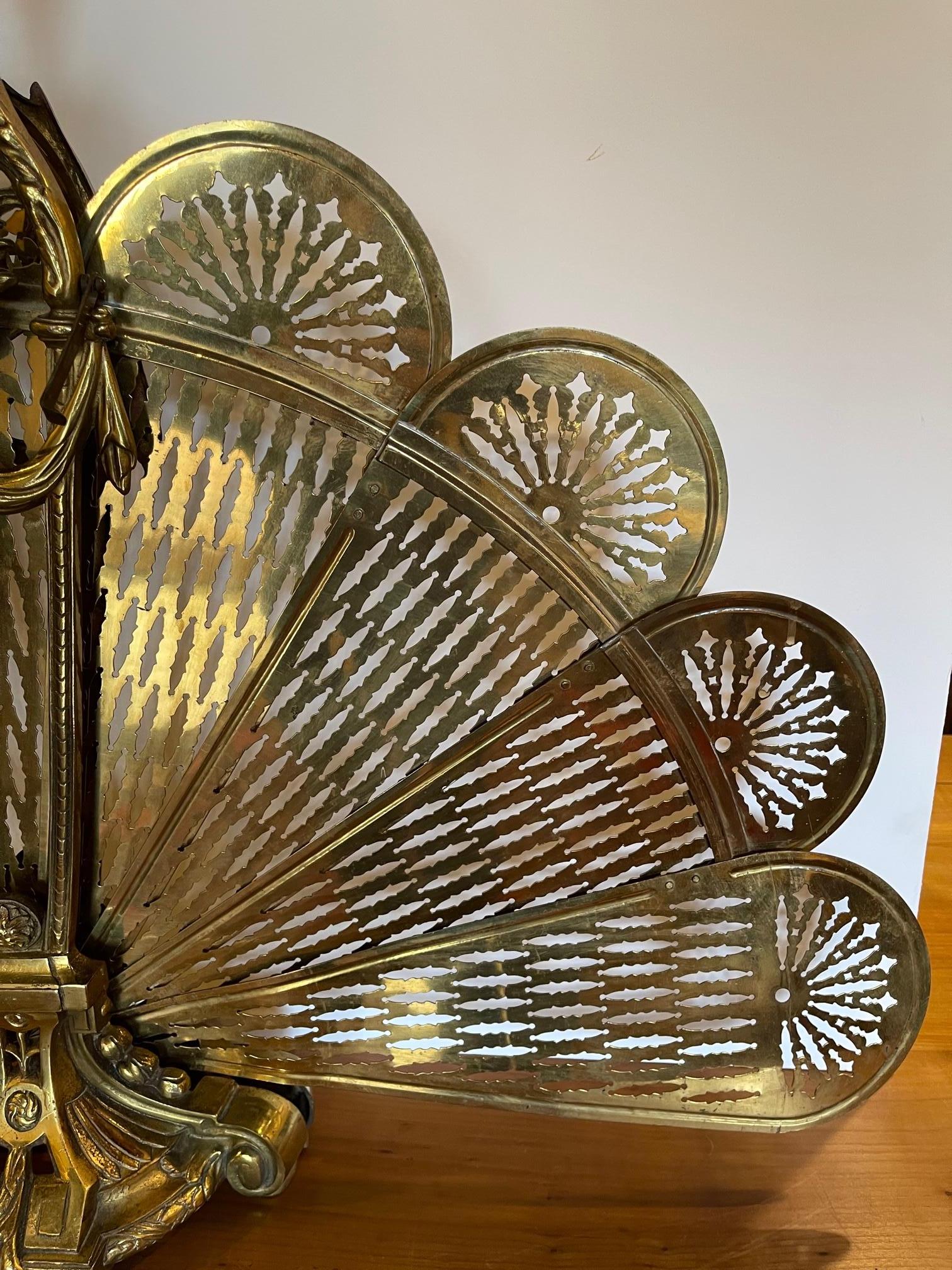 Polished Brass Fan Fire Screen, 19th Century In Good Condition In Savannah, GA