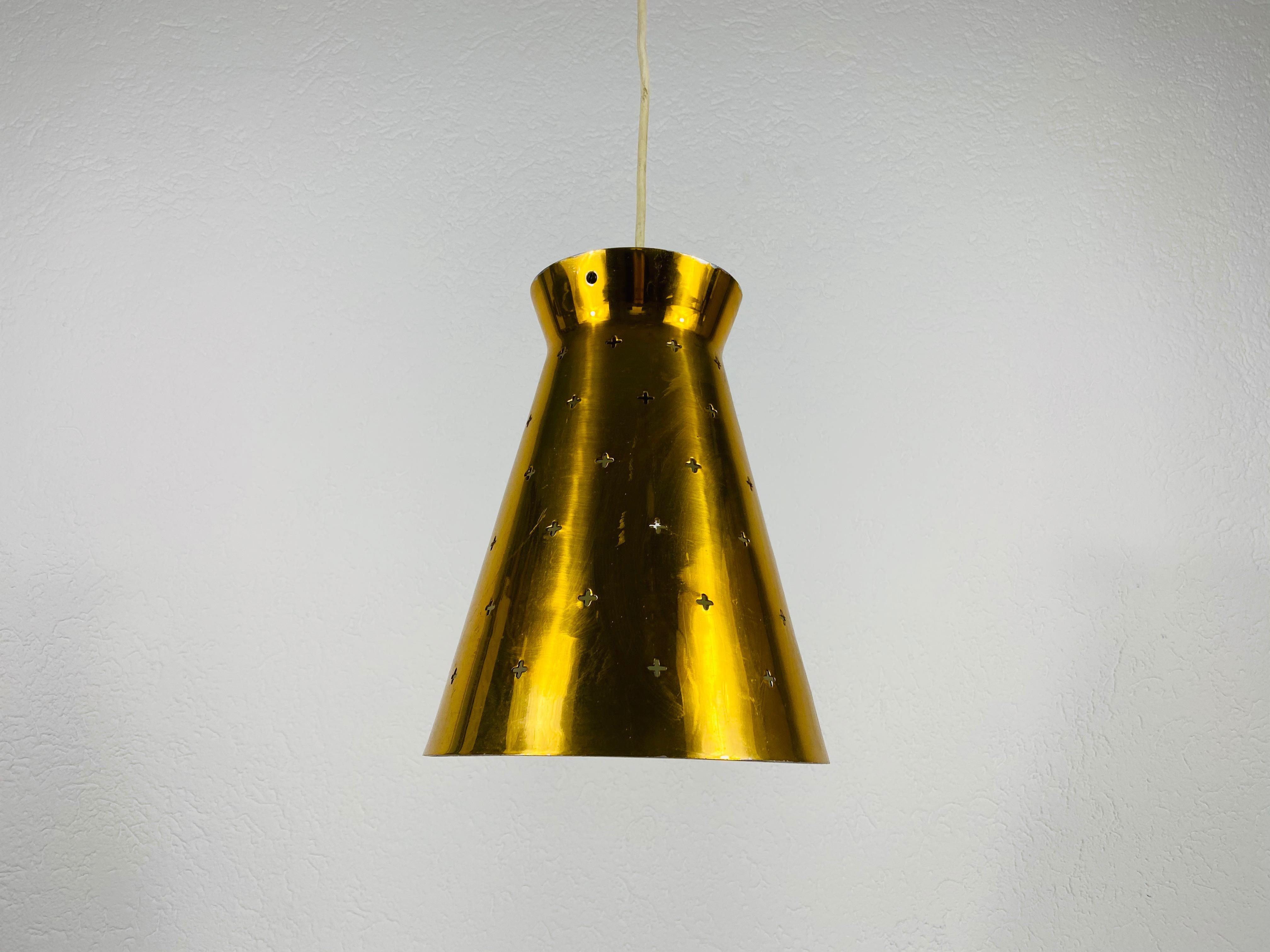 Polished Brass Pendant Lamp in the Style of Paavo Tynell, 1950s In Good Condition For Sale In Hagenbach, DE