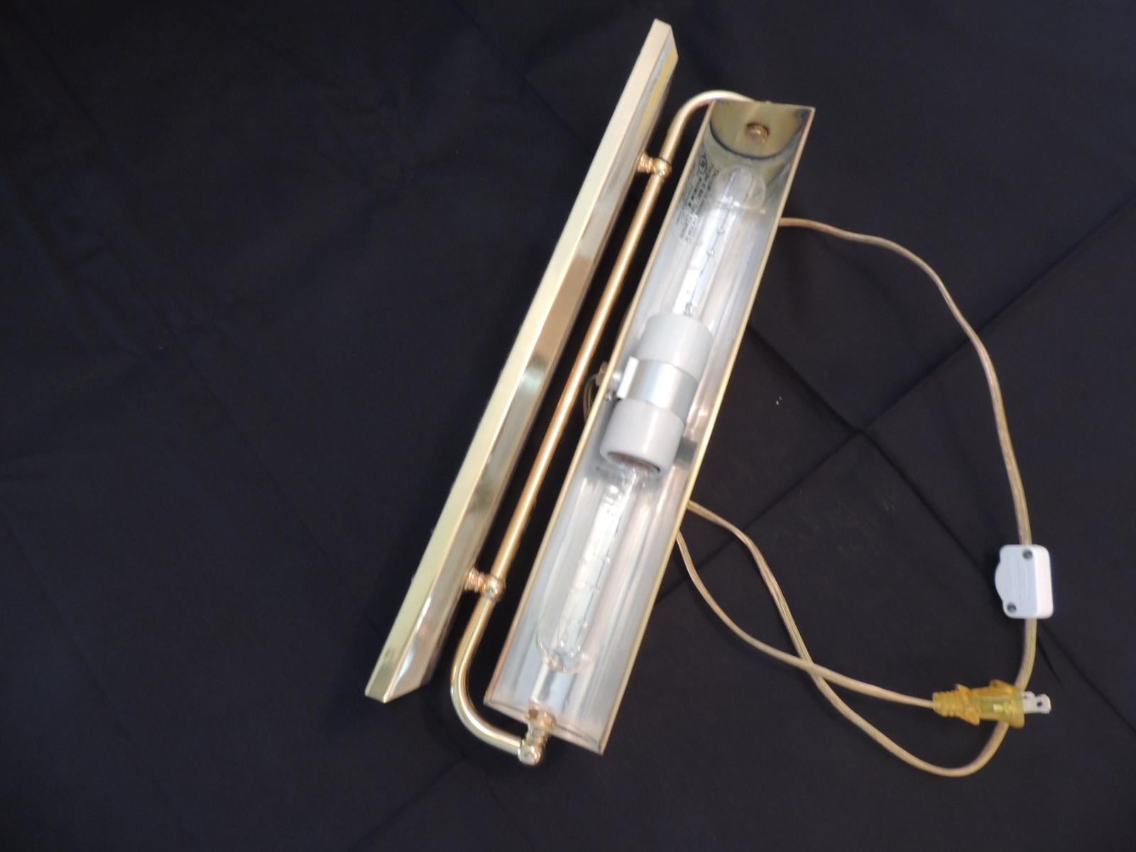 Polished Brass Portable Plug-In Picture Light In Good Condition In Oakland Park, FL