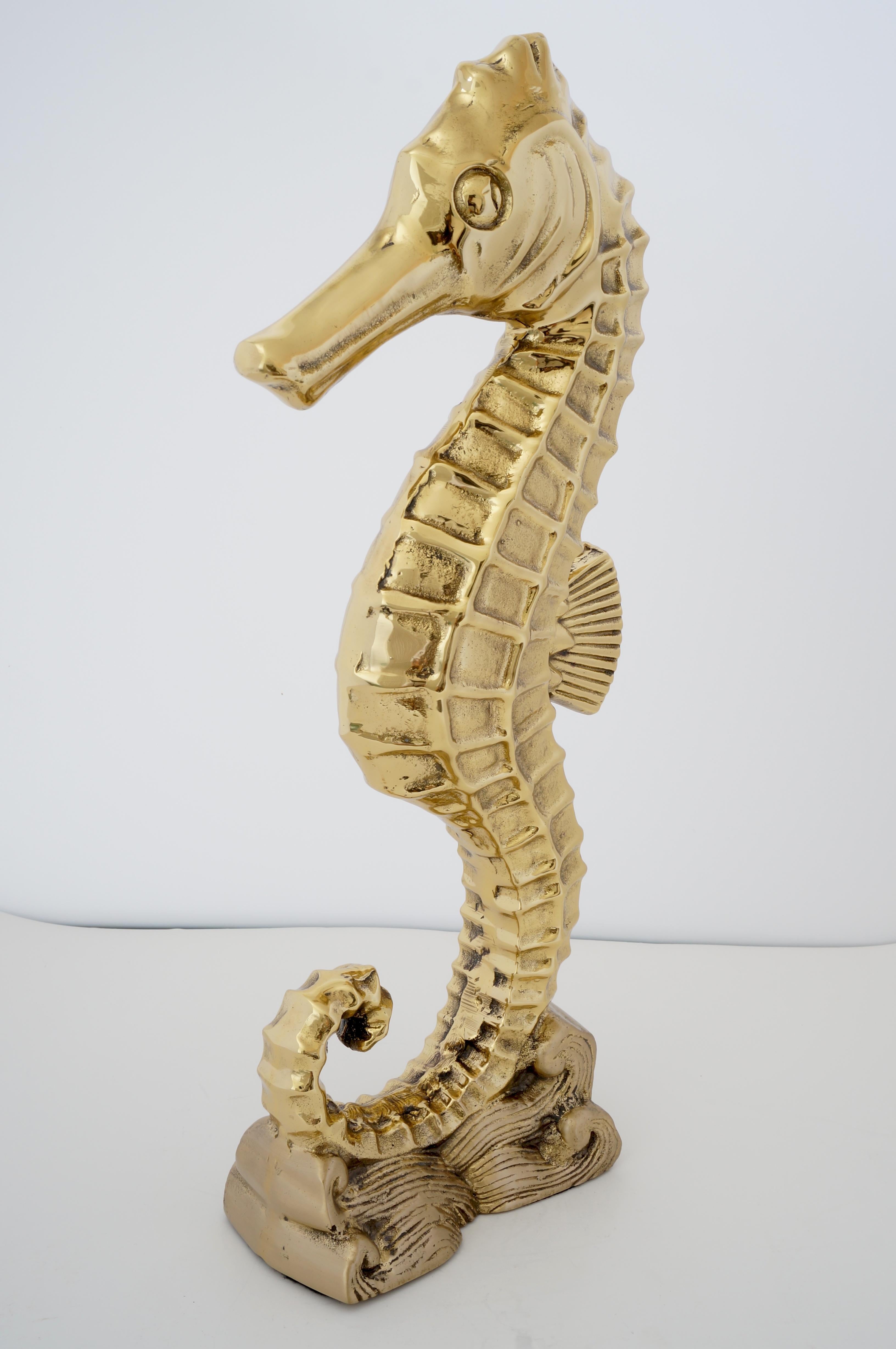 This stylish, chic and charming brass figure of a seahorse could be used as a door stop for your beachside home or as a decorative piece.

Note: The piece has been professionally polished and lacquered (so no tarnishing).

Note: The base (ocean