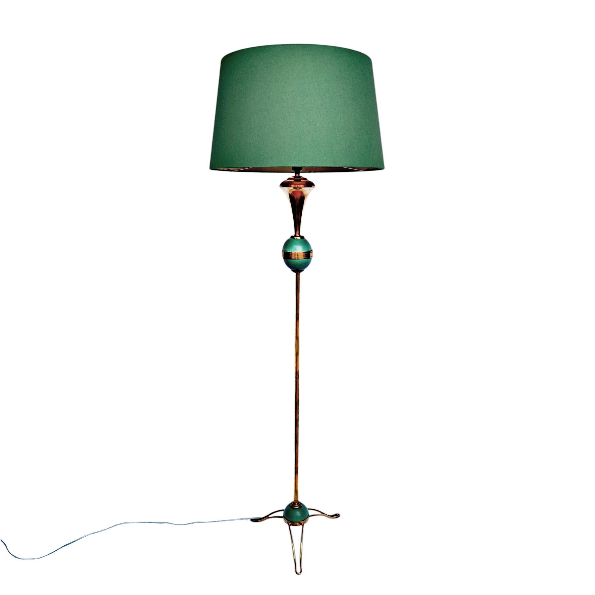 Mid-Century moderno Lampada a stelo in ottone lucido - Francia 1950 in vendita