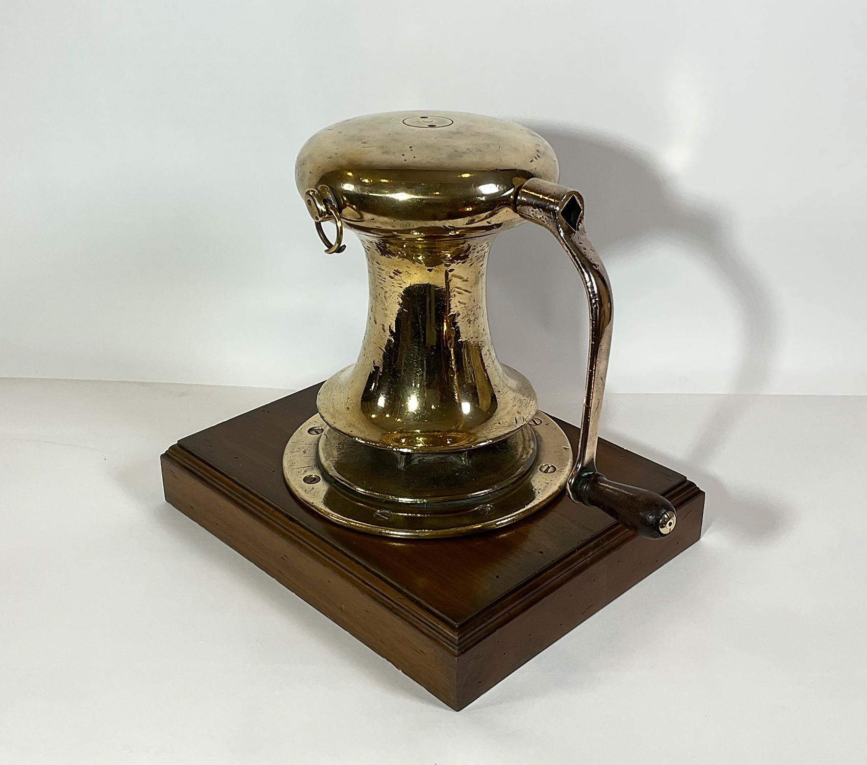 Polished Brass Yacht Capstan by Hereshoff In Good Condition For Sale In Norwell, MA
