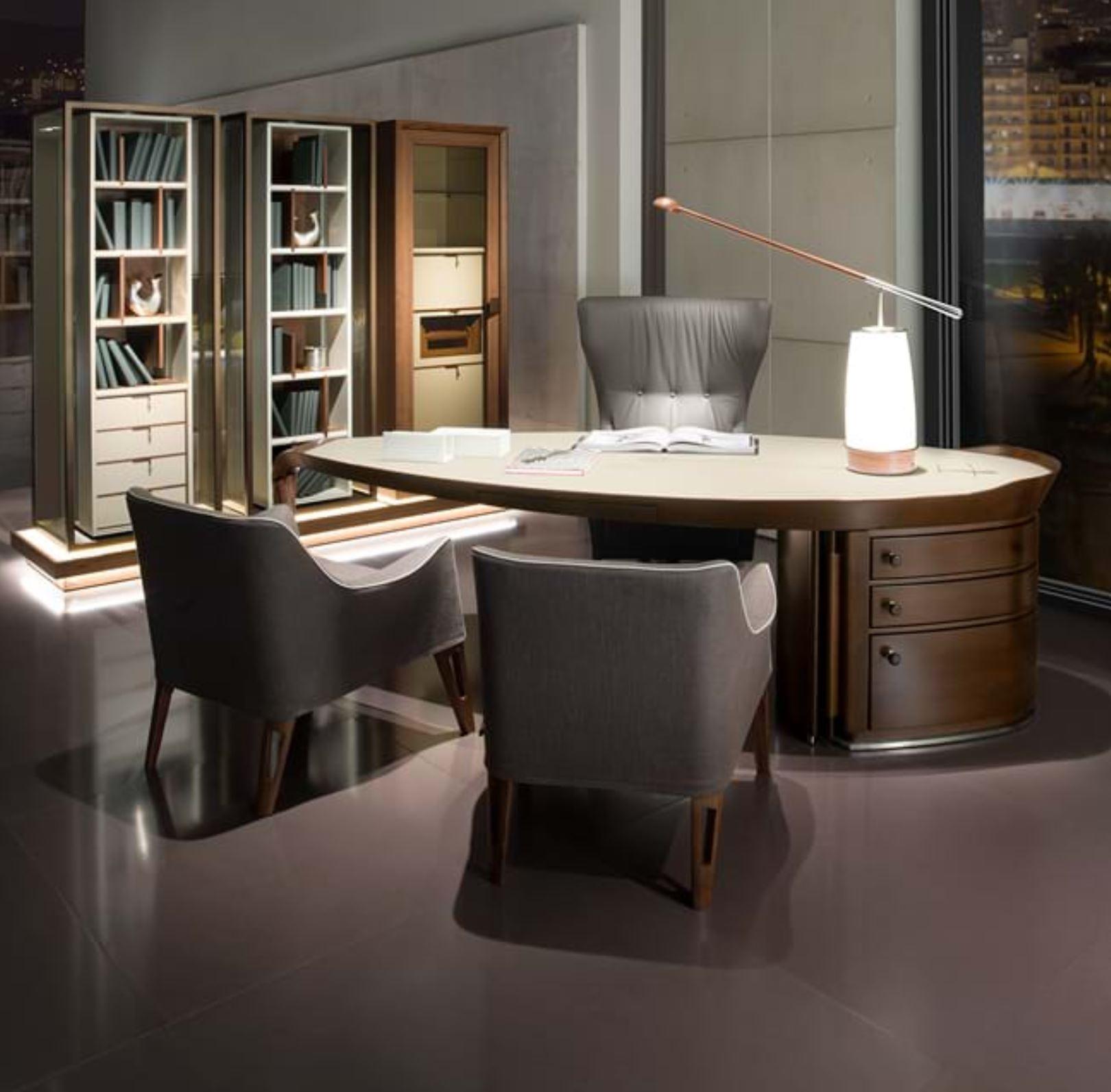 Modern Polished Brazilian Pau Ferro and Metal Desk/Table Lamp by Giorgetti For Sale