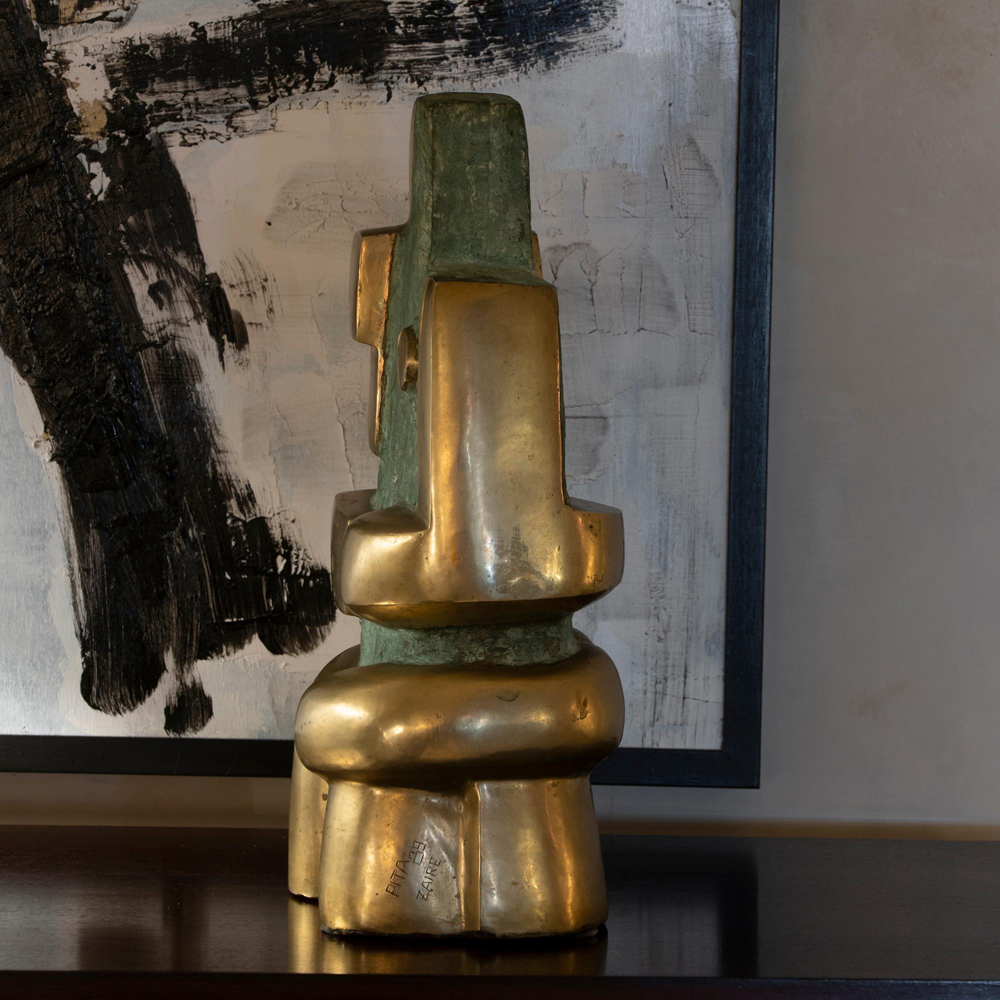 Polished bronze abstract sculpture, realized by the congolese african artist François Tamba Ndembe (1942-2006), Master of humility and contestation he contributed to the construction of a vision of a resolutely modern sculpture but anchored in the