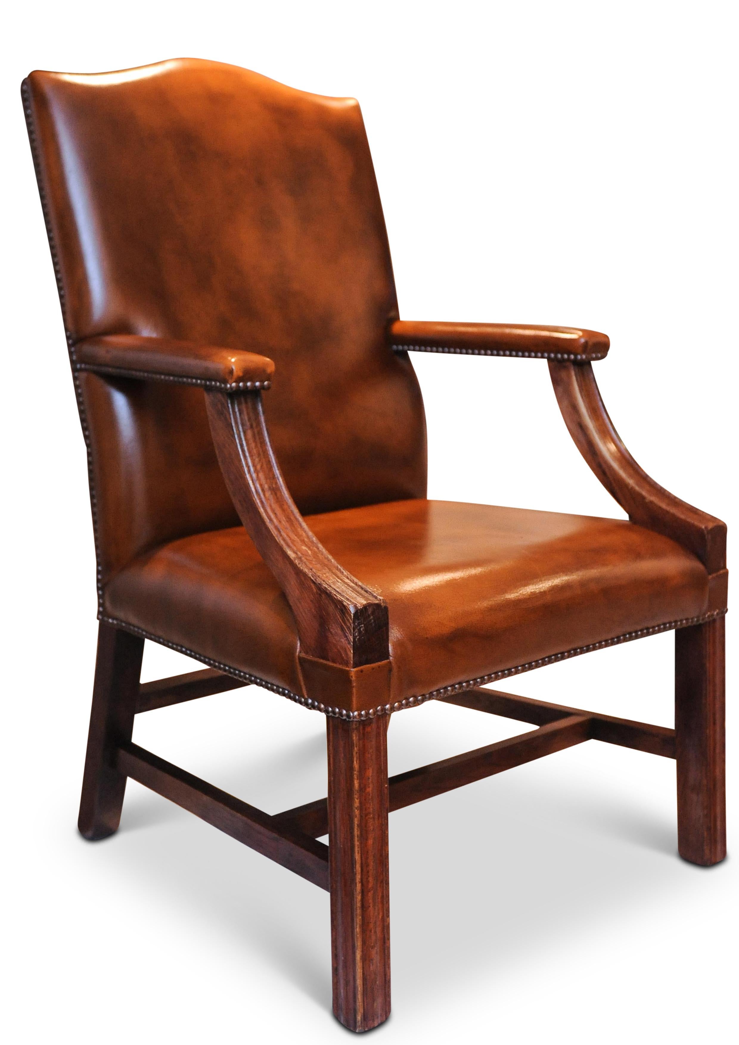 Polished Brown Leather George III Gainsborough Armchair With Padded Leather Arms In Good Condition For Sale In Reading, Berkshire