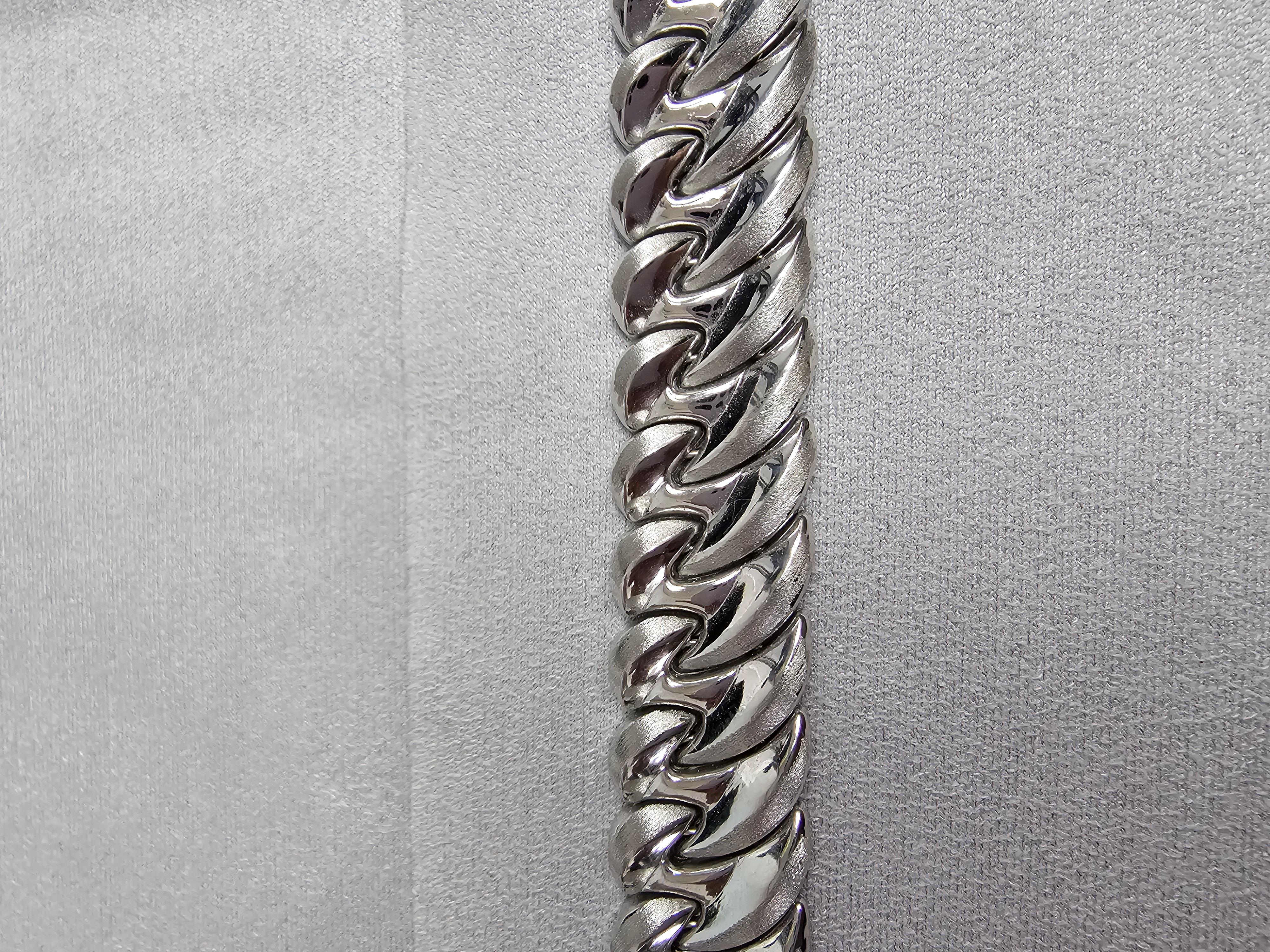 Or blanc 14k poli et brossé, style vague satinée Unisexe en vente