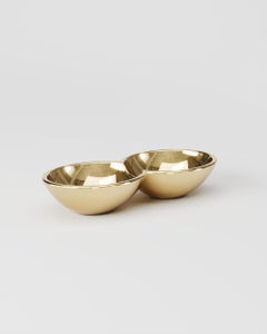 Oggetto scultoreo Cos II in ottone fuso lucido di Studio A Orth