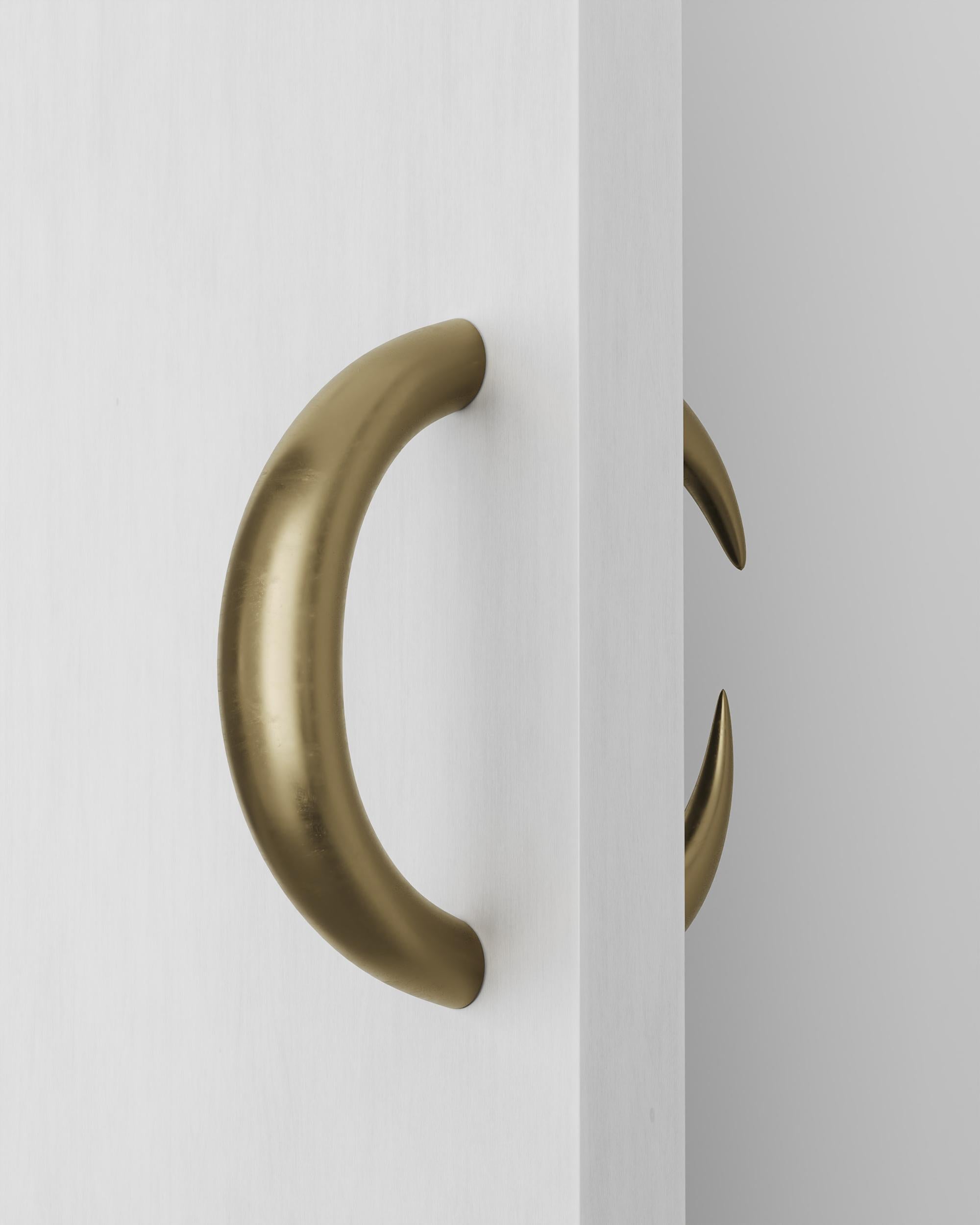 Polished Cast Brass Garra Door Hanger by Studio Orth In New Condition For Sale In Geneve, CH