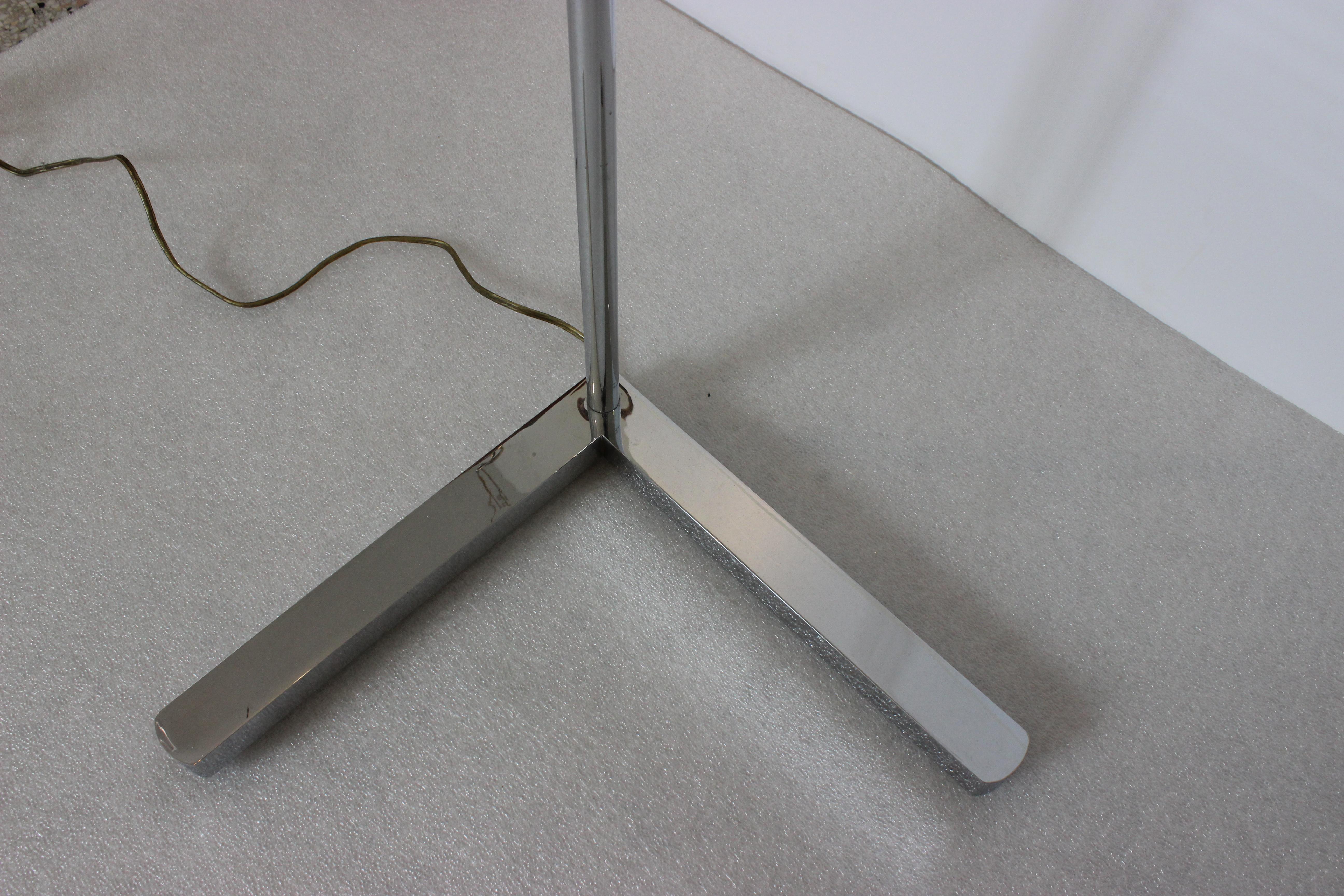 Polished Chrome Adjustable Floor Lamp by Casella In Good Condition In West Palm Beach, FL
