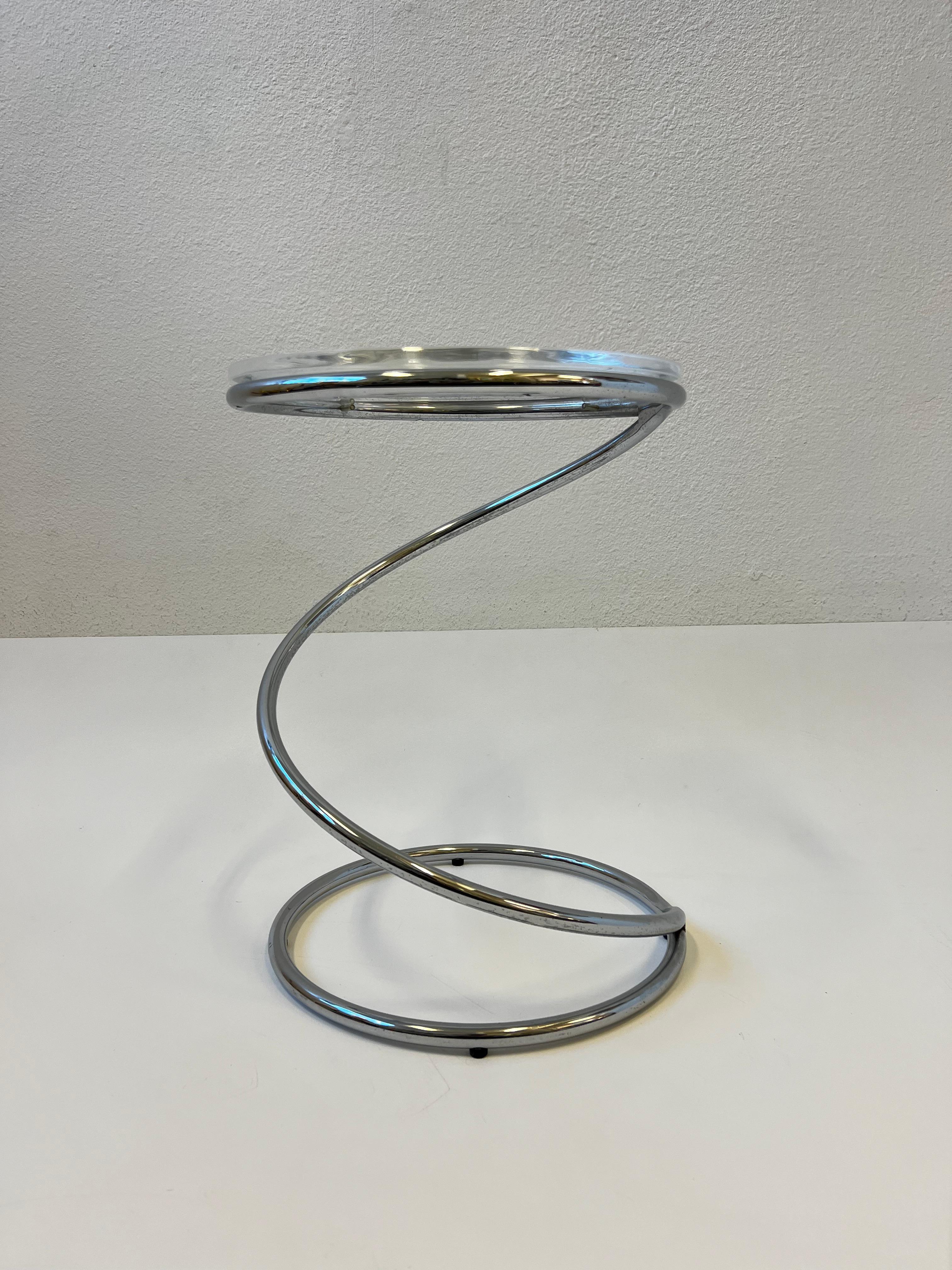 Polished Chrome and Lucite Spiral Occasional Table by Leon Rosen for Pace In Good Condition For Sale In Palm Springs, CA