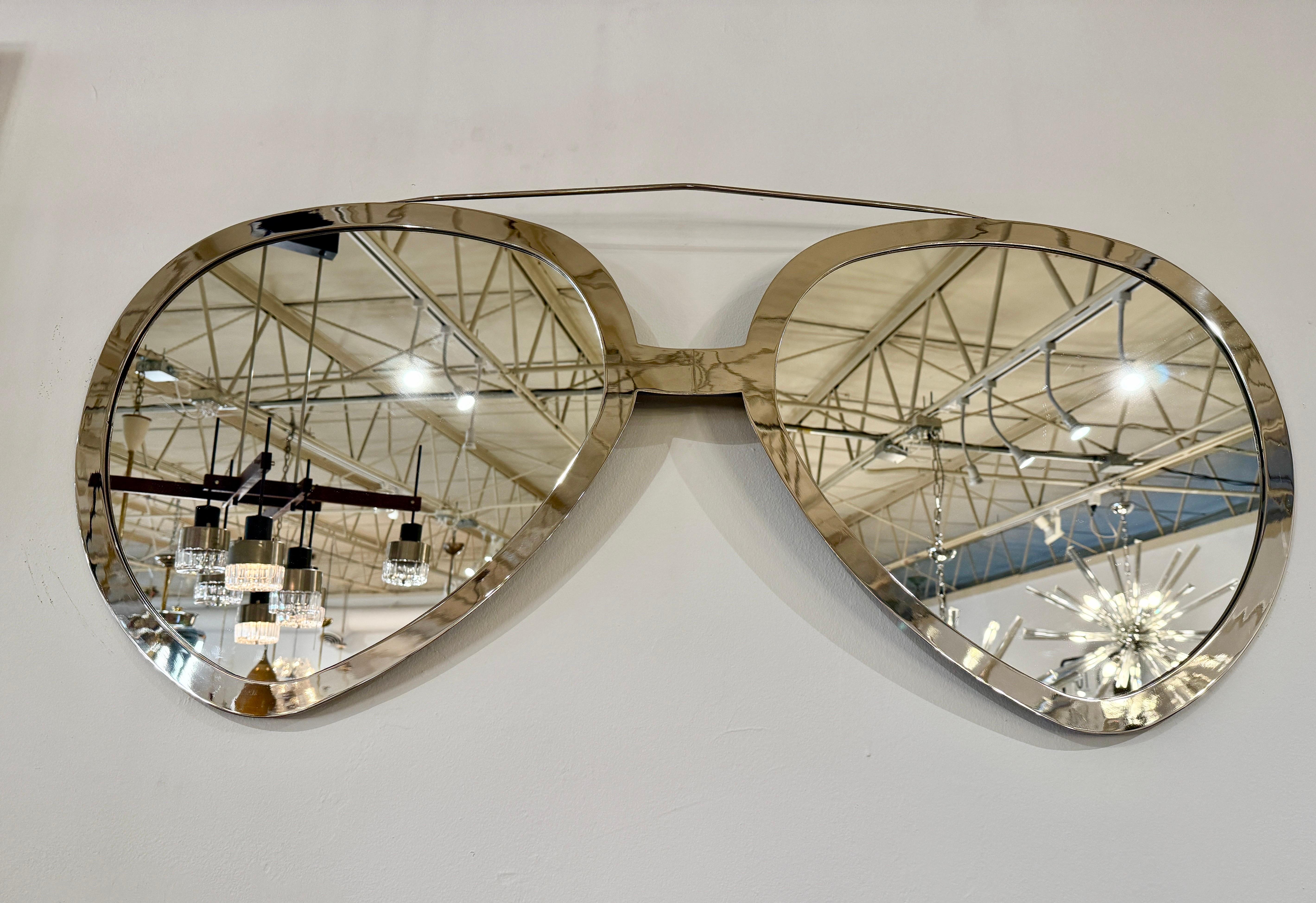 Lunettes de soleil aviateur vintage à monture chromée polie miroir Bon état - En vente à North Miami, FL