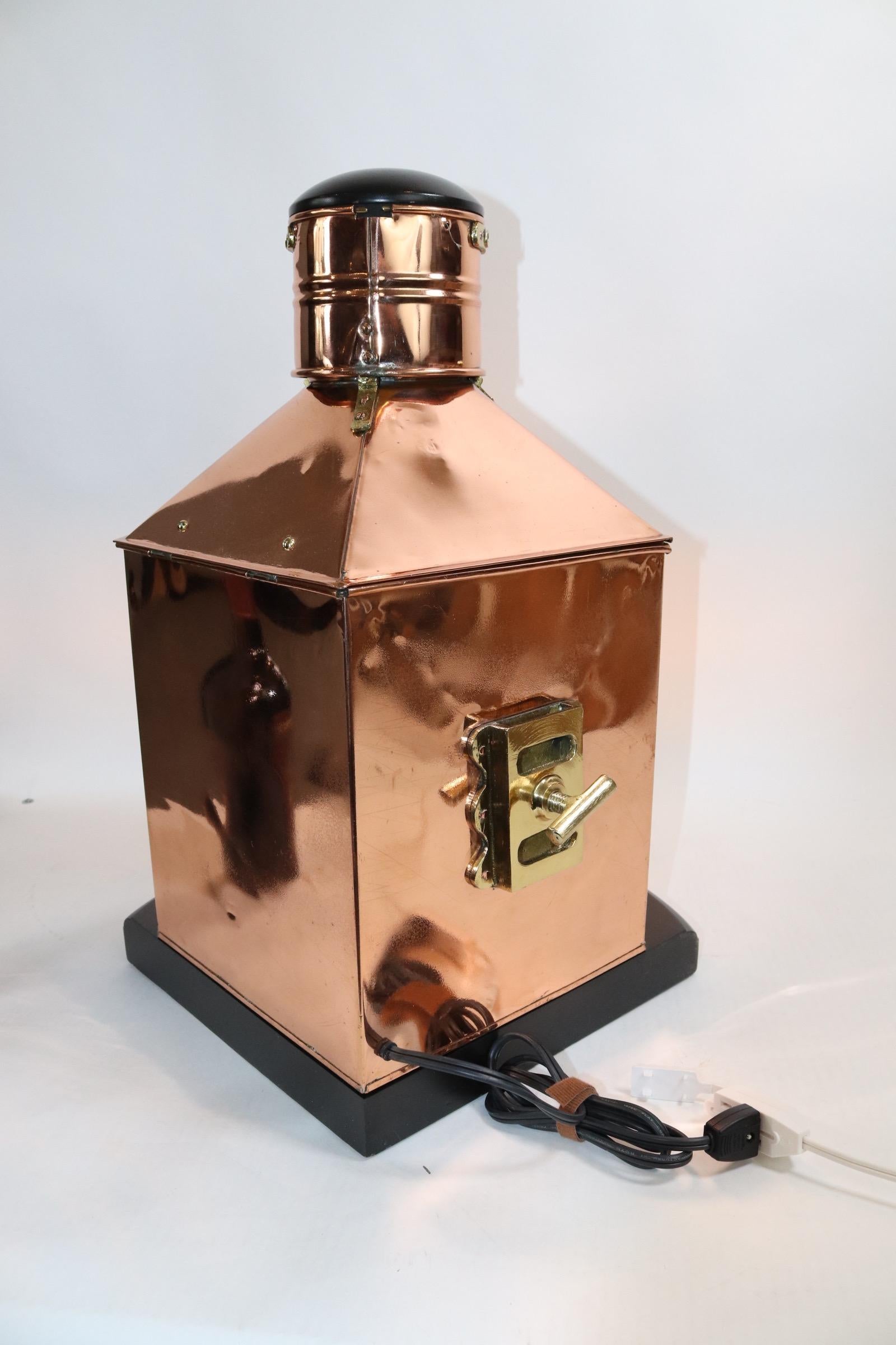 Polished Copper Ships Port Lantern by Tung Woo In Good Condition For Sale In Norwell, MA