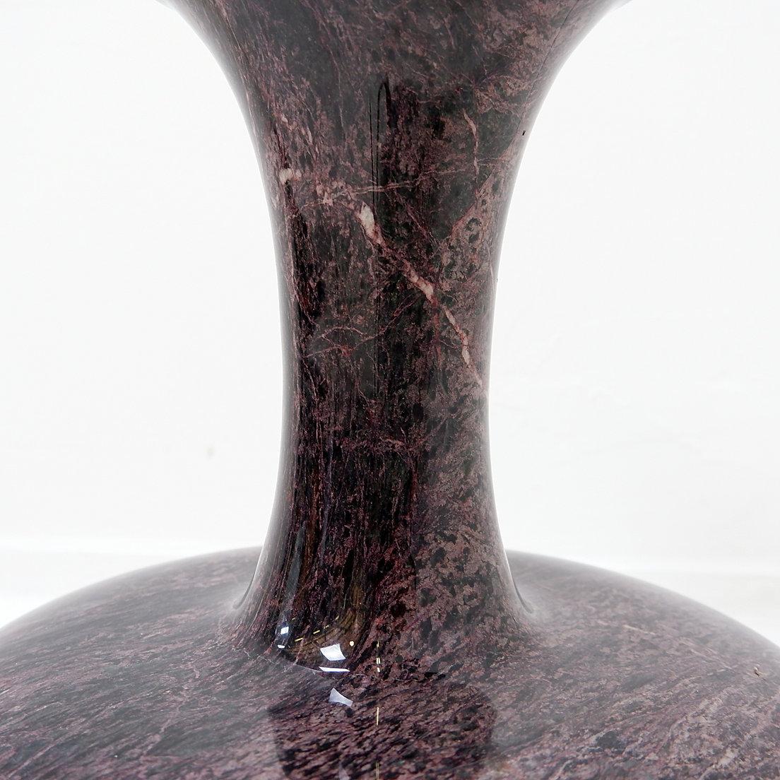 Polished granite vase In Good Condition For Sale In Linkebeek, BE