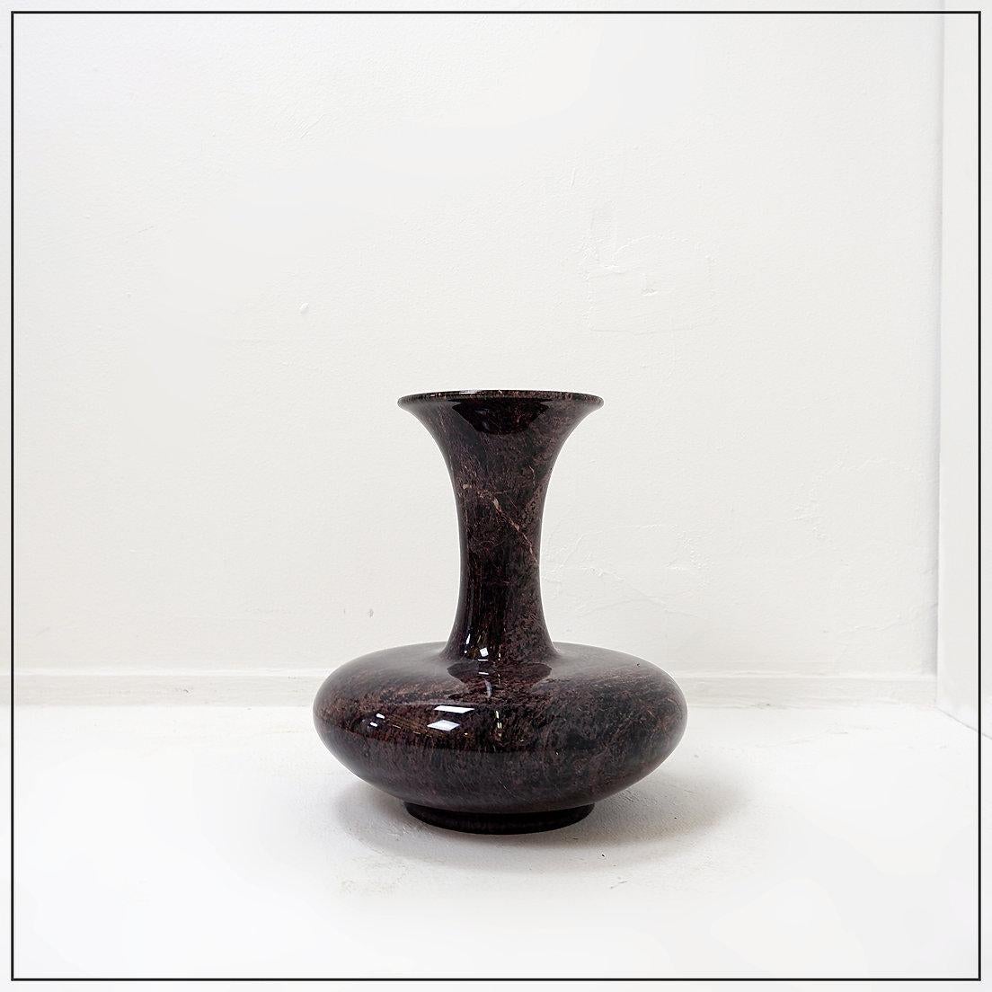 20th Century Polished granite vase For Sale