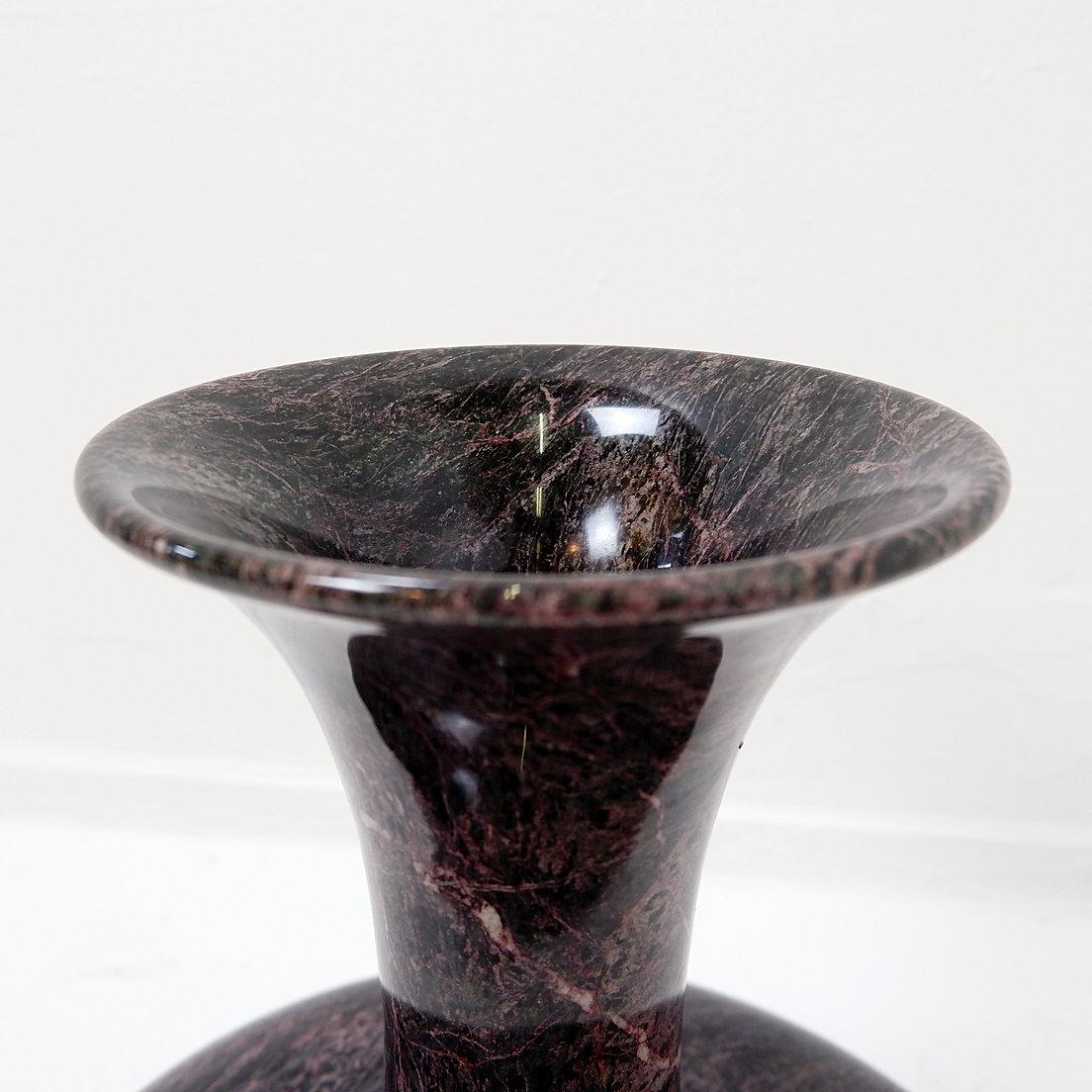 Polished granite vase For Sale 1