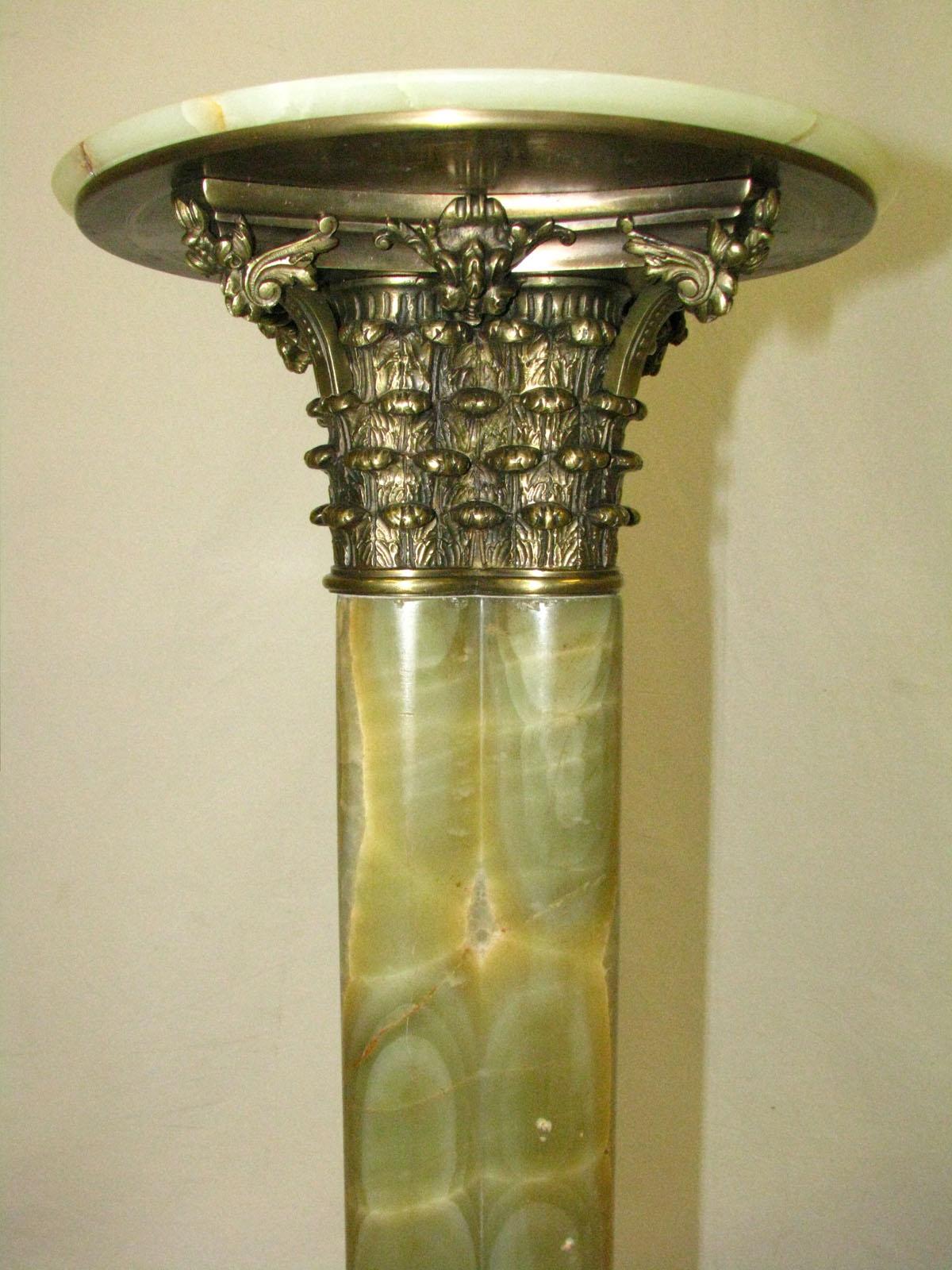 Polished Green Onyx Column / Pedestal, 20th Century For Sale 1