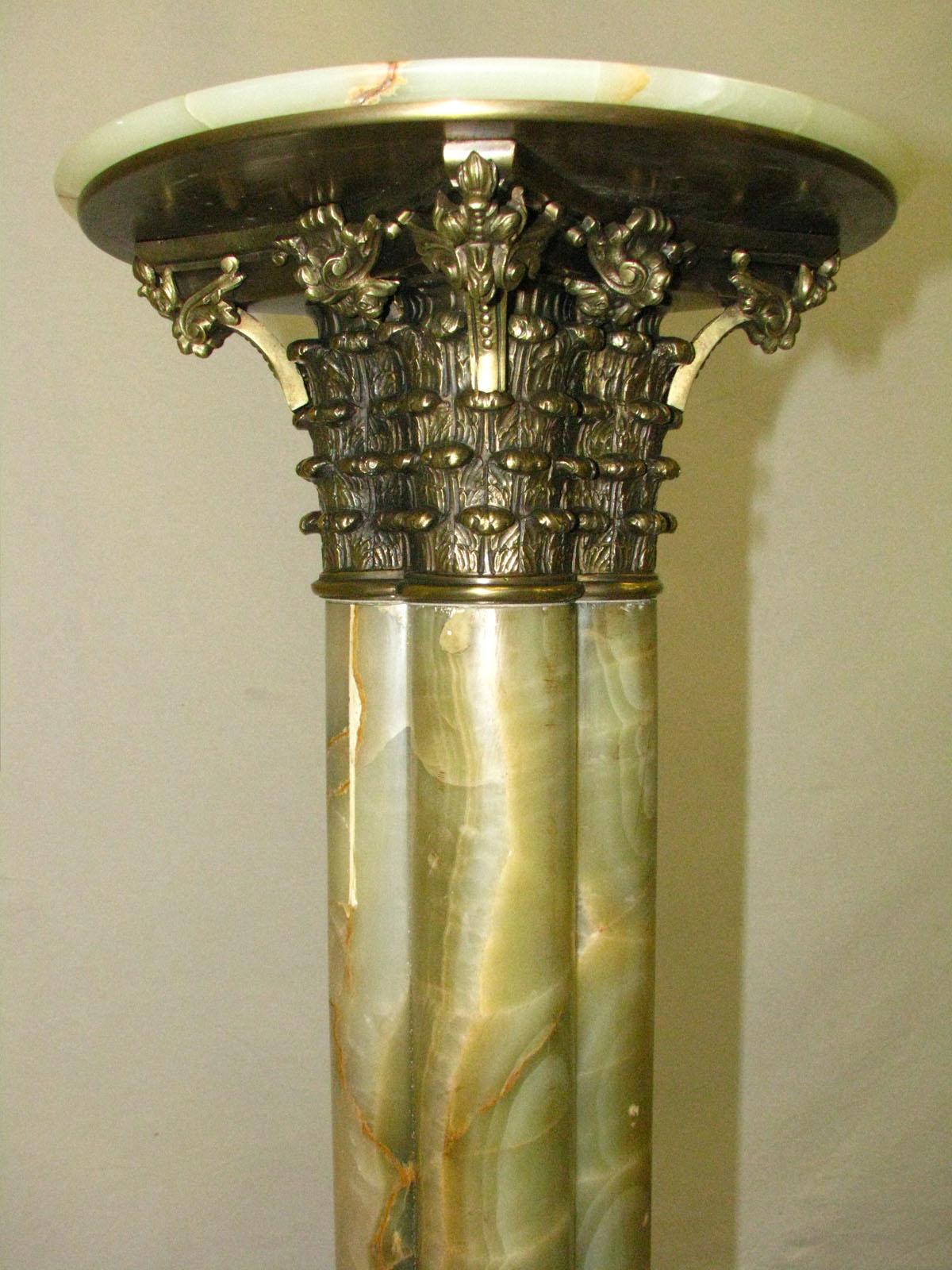 Polished Green Onyx Column / Pedestal, 20th Century For Sale 2