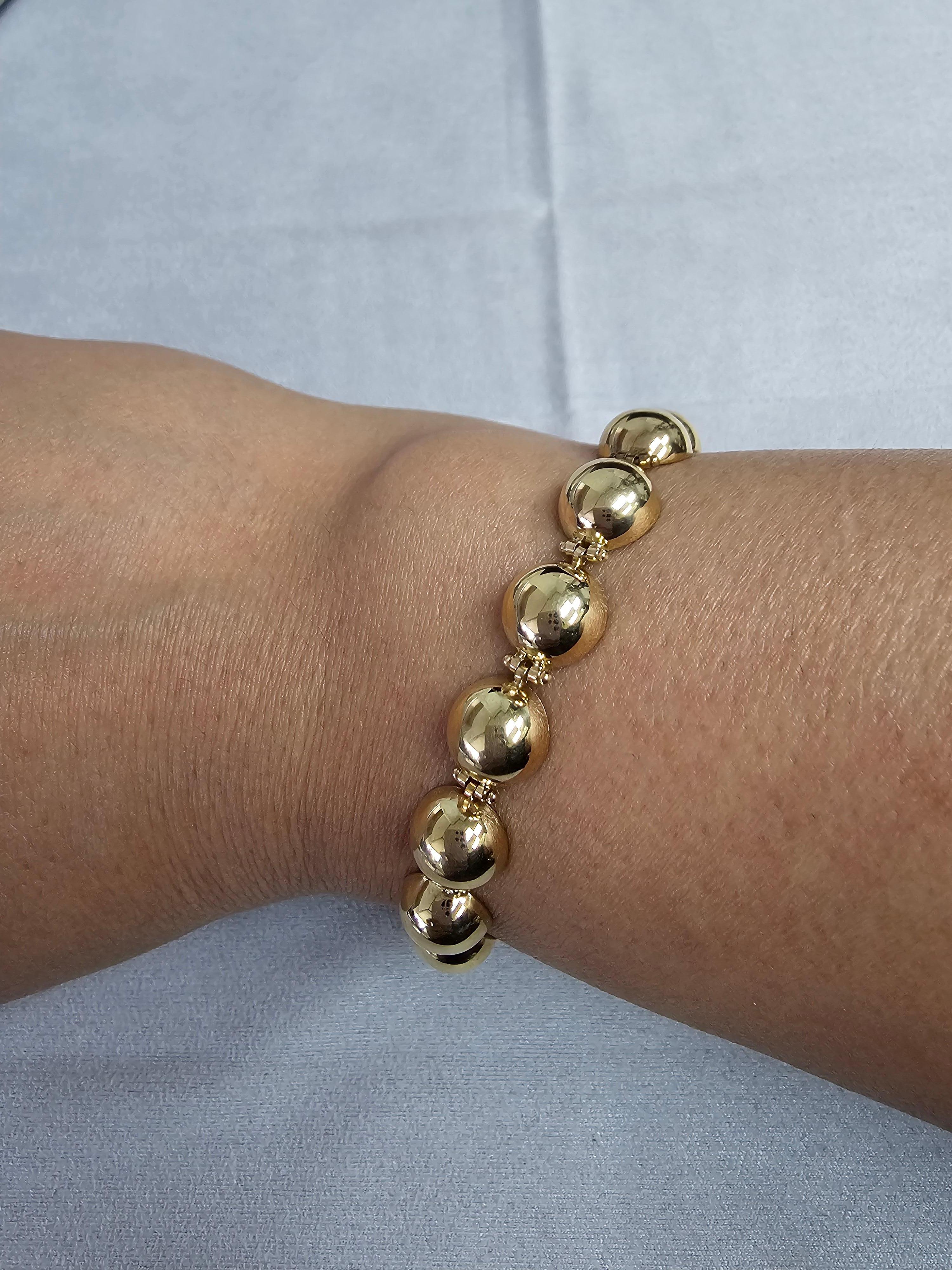 ♥ Produktübersicht ♥

Einzelheiten: Poliertes Halbkugel-Armband
Metall: 14k Gelbgold
Gewicht: 13 Gramm
Breite: 9mm
Länge: 7 Zoll
Verschluss: Hummer

Armband ist massiv 14k Gold, nicht gefüllt oder plattiert