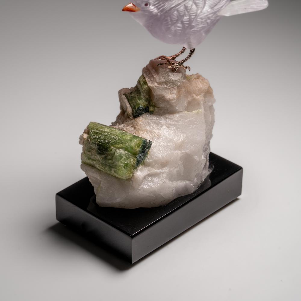 Cristal Finition Fluorite sculptée à la main polie sur une tourmaline verte dans une matrice de quartz (5,5 pouces) en vente
